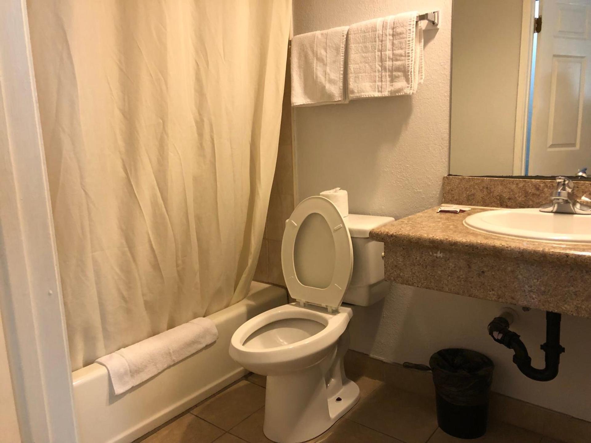 Starlight Inn, Valley Blvd - Downtown LA photo 6
