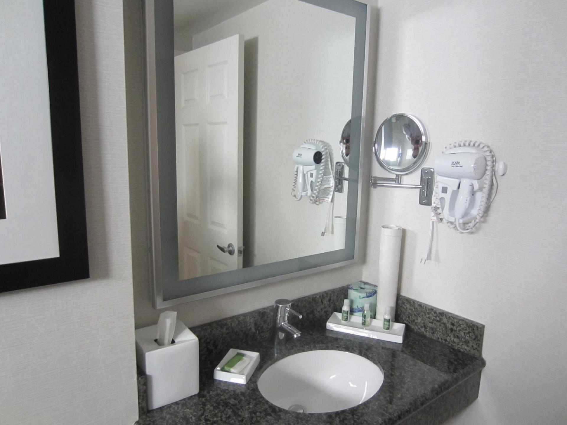 PB Surf Beachside Inn photo 13