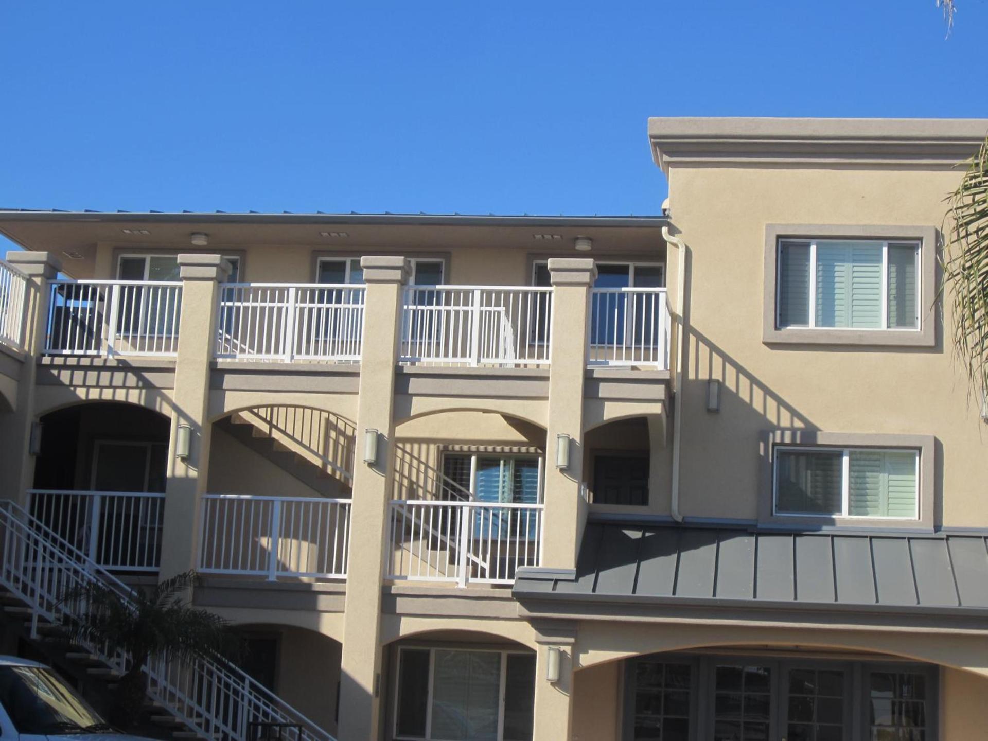 PB Surf Beachside Inn photo 1