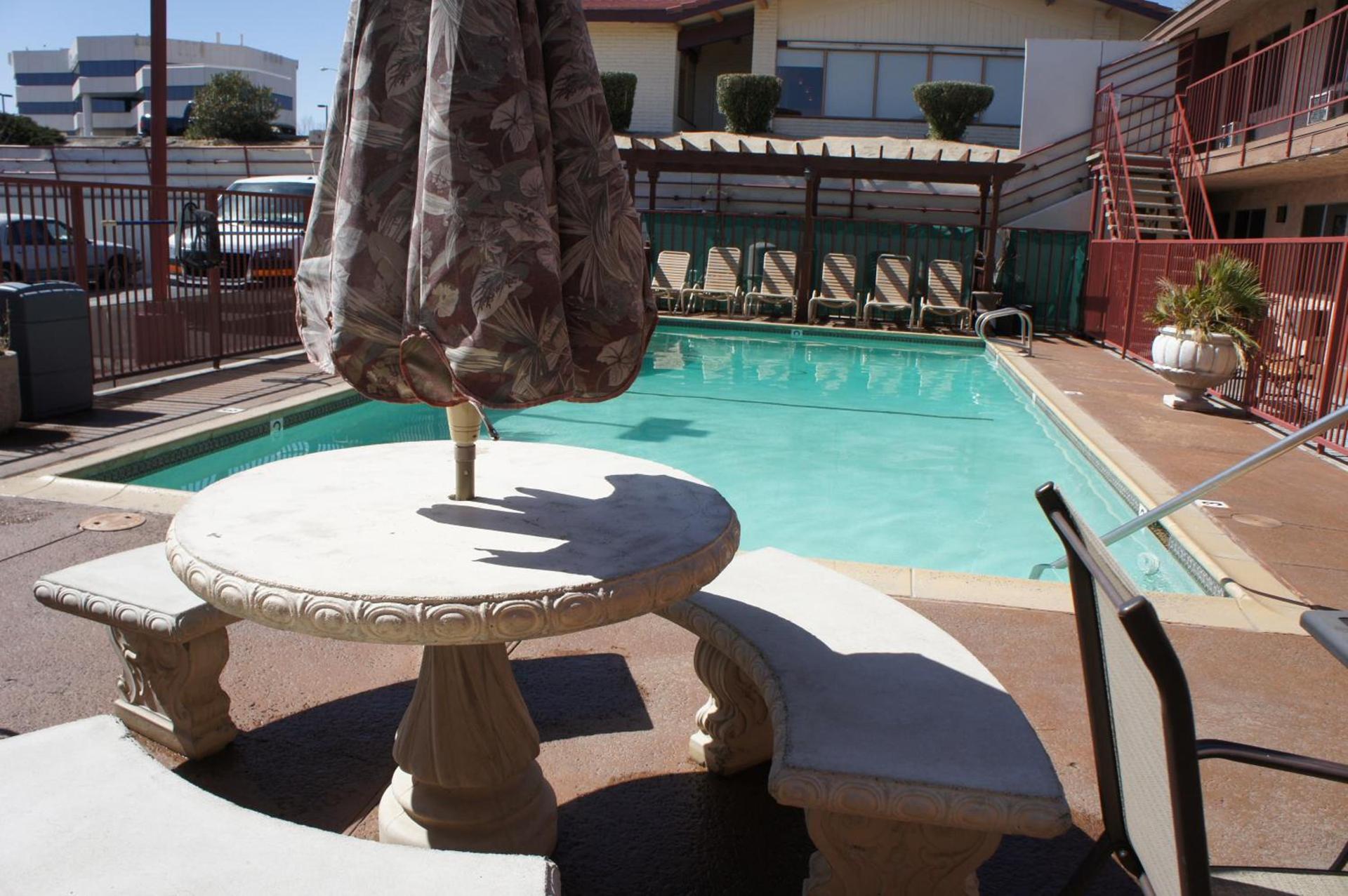 Days Inn by Wyndham Victorville - Hesperia I-15 Palmdale Road photo 18
