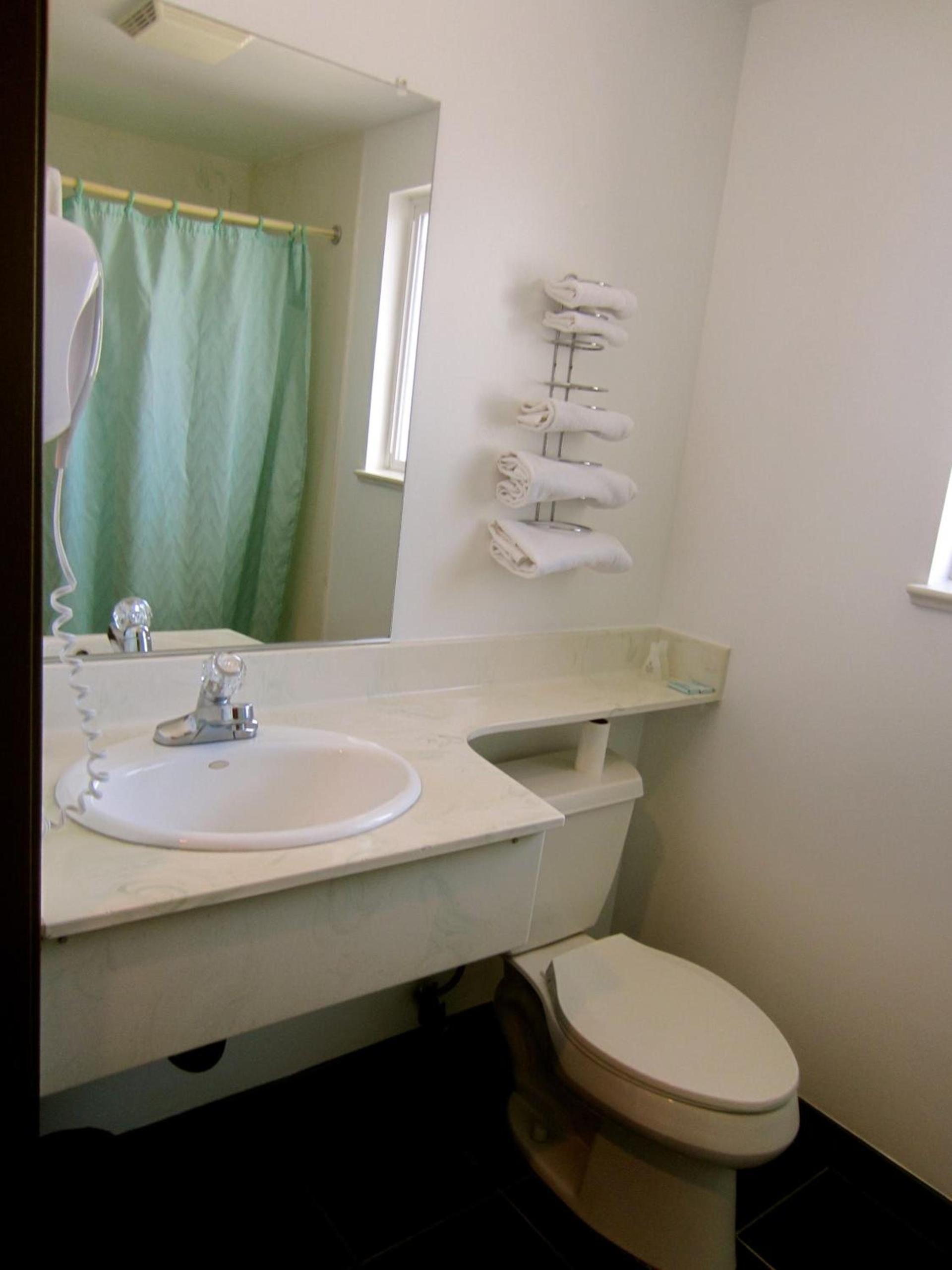 Deluxe Inn Redwood City photo 27