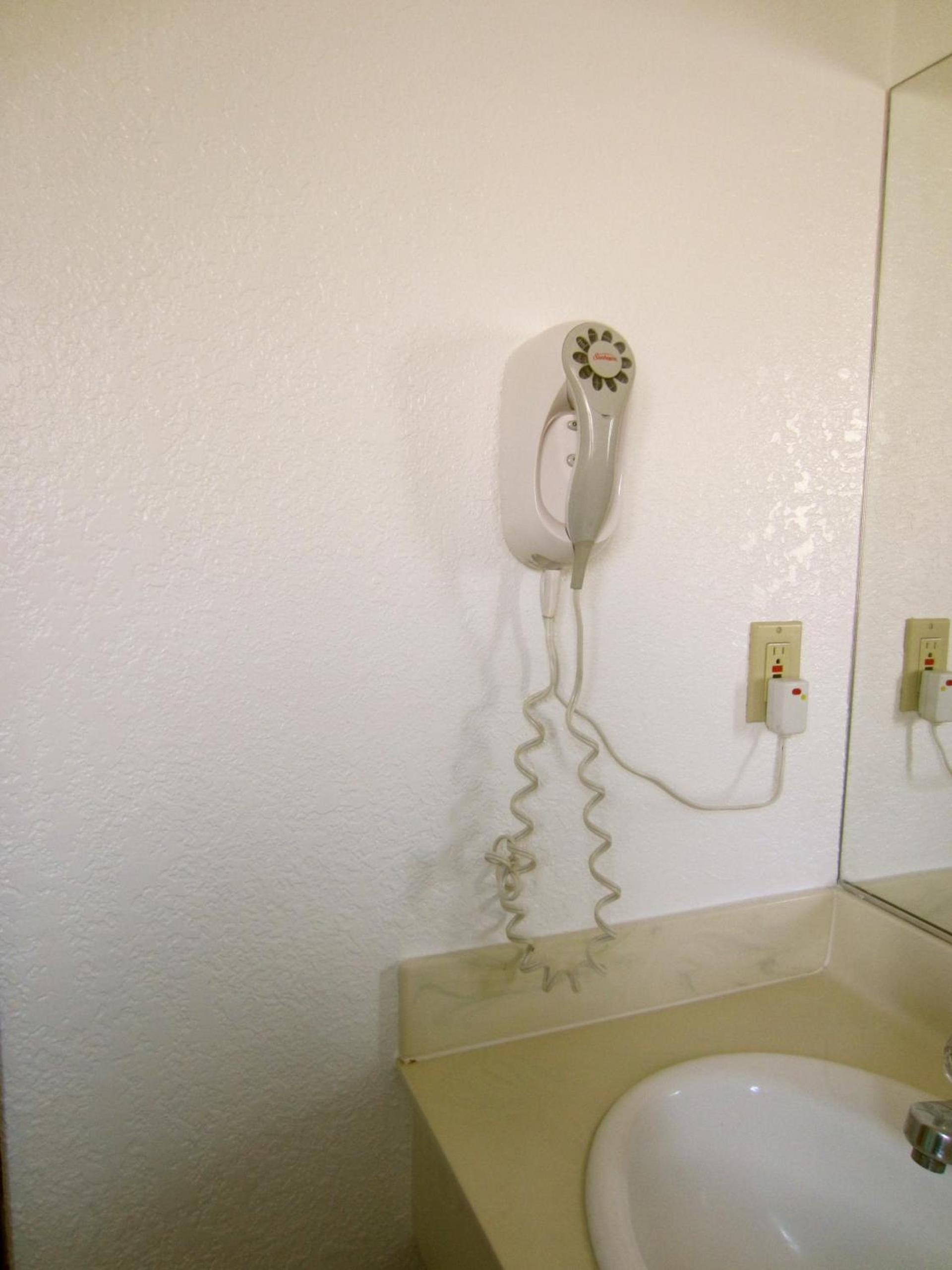 Deluxe Inn Redwood City photo 22