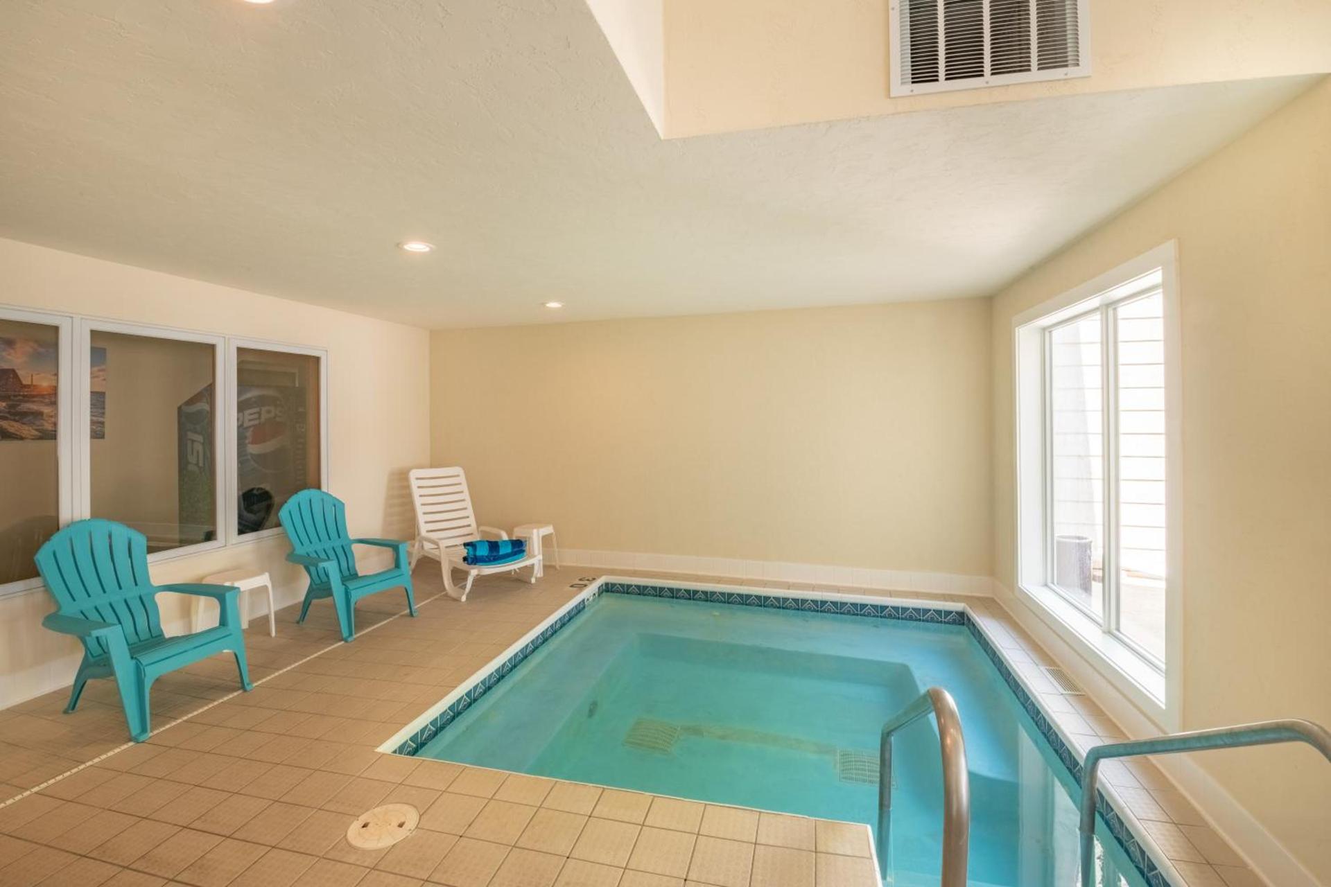 Somerset Inn & Suites photo 7