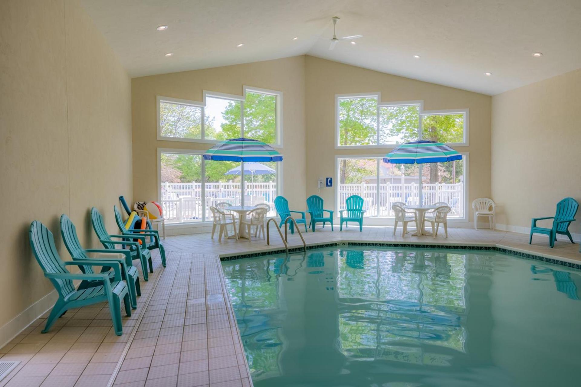 Somerset Inn & Suites photo 4