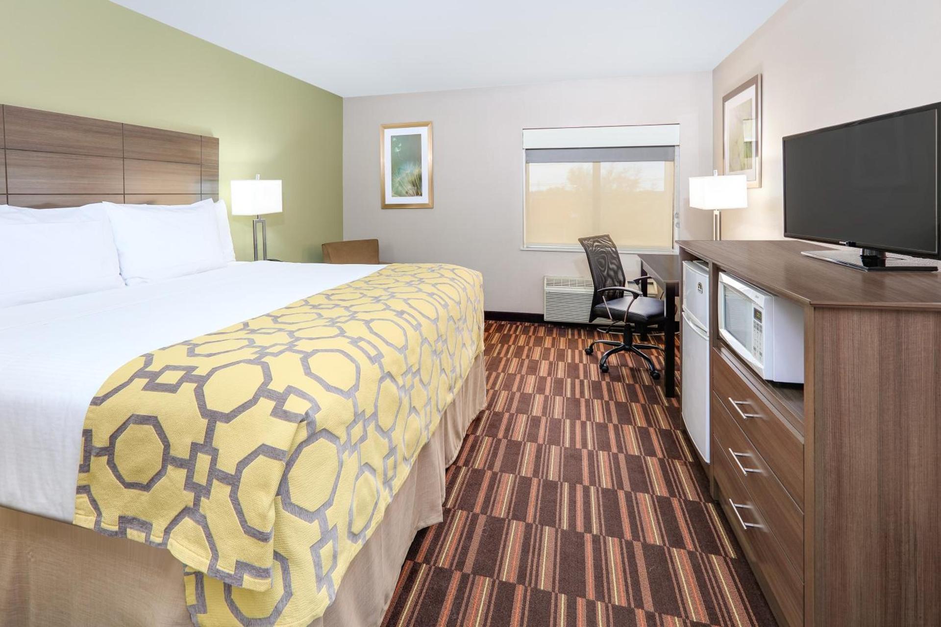 Baymont by Wyndham Plano photo 13