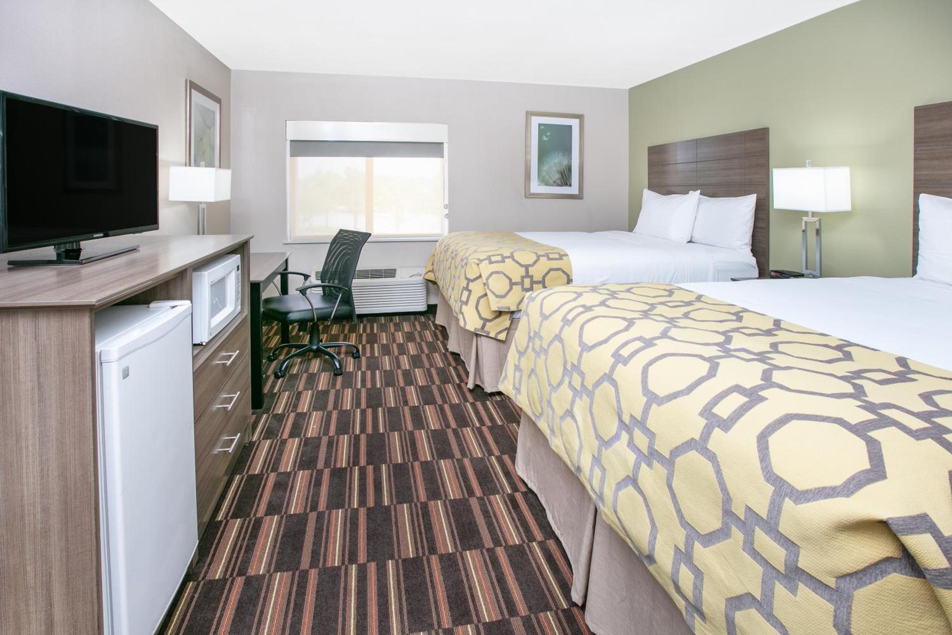 Baymont by Wyndham Plano photo 2
