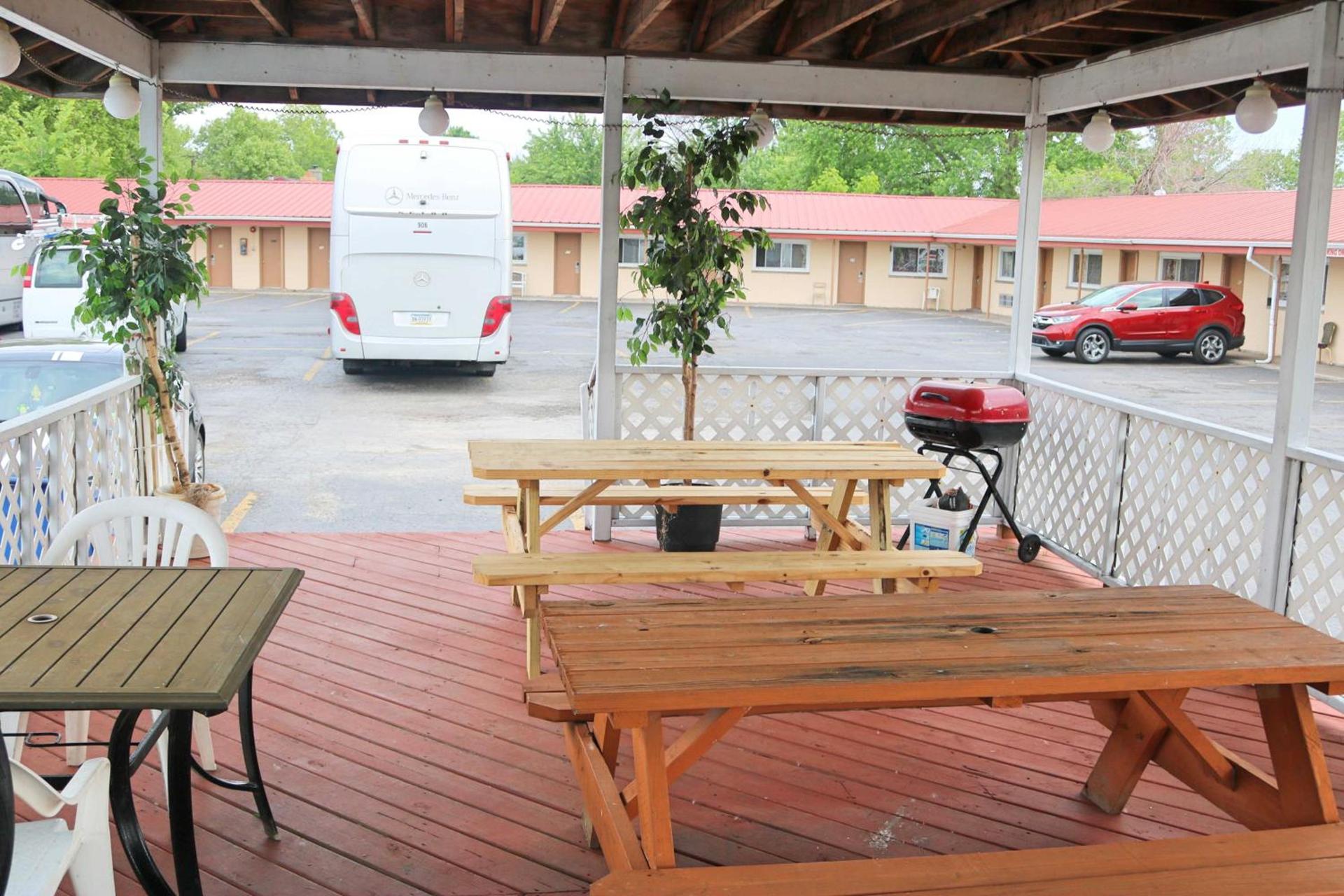 Woodland Inn photo 10