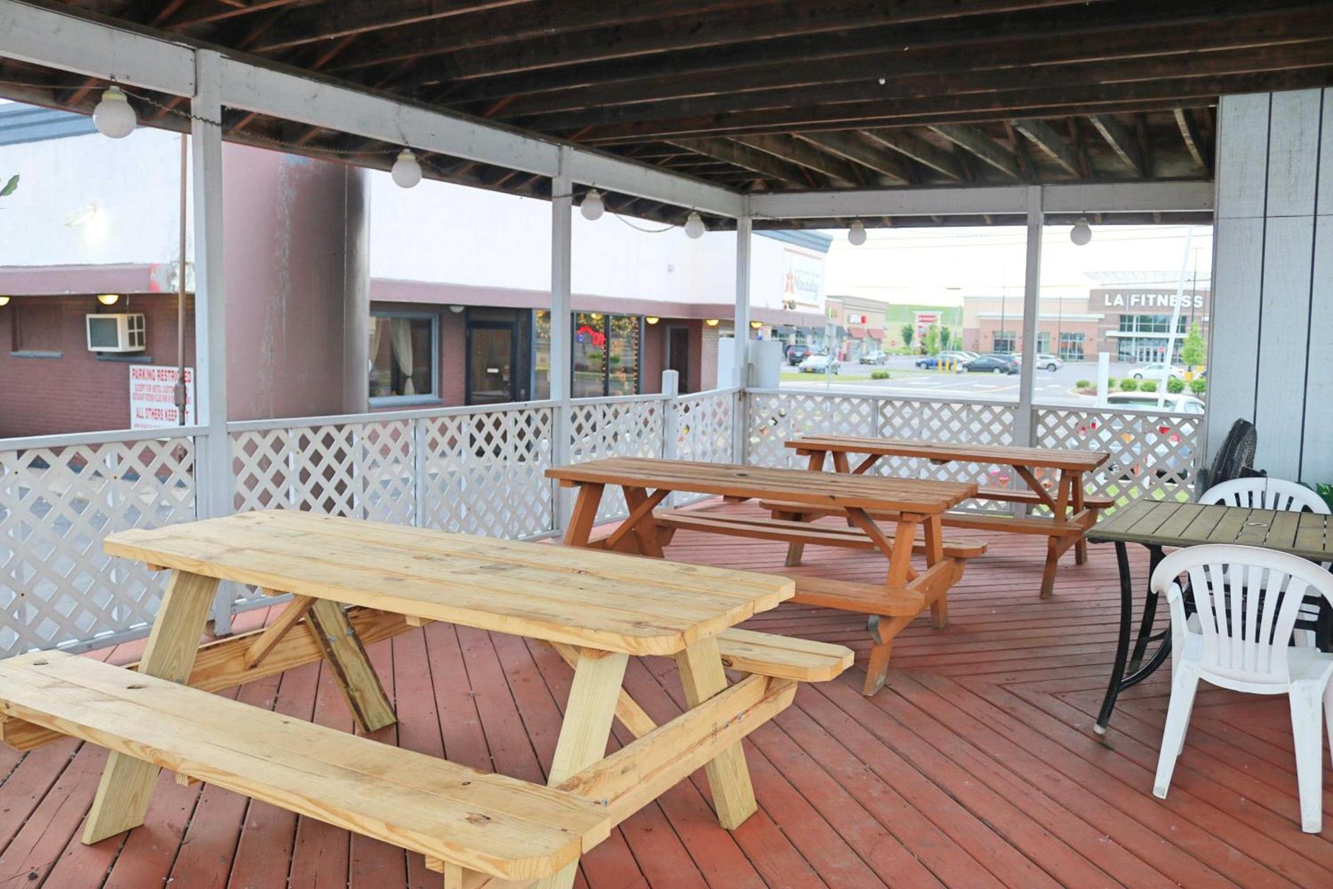 Woodland Inn photo 9