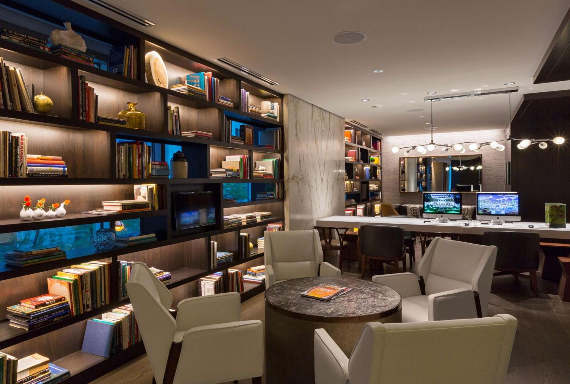 Hyatt Centric Chicago Magnificent Mile photo 8