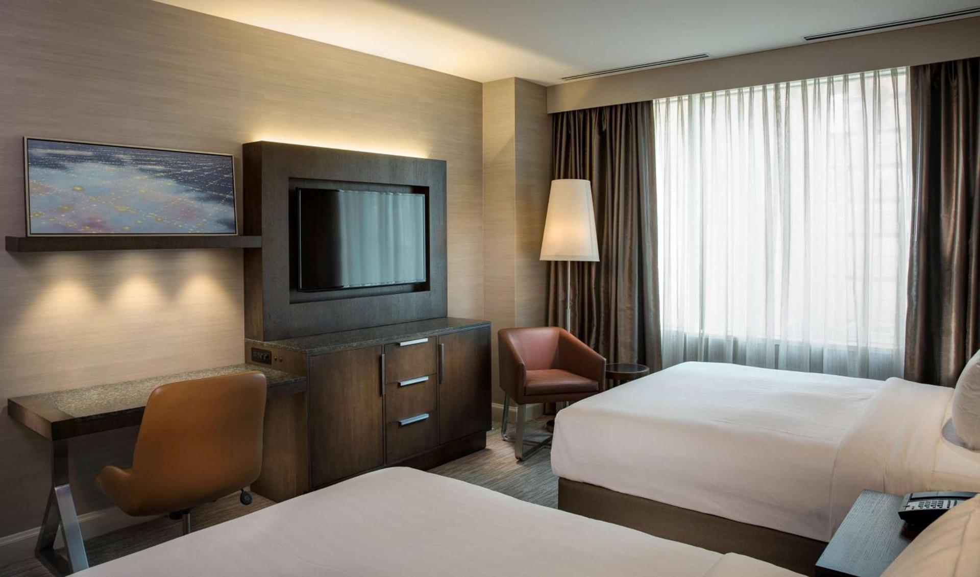 Hyatt Centric Chicago Magnificent Mile photo 5