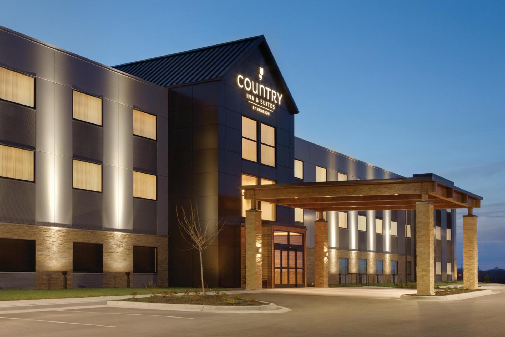 Country Inn & Suites by Radisson, Lawrence, KS photo 18