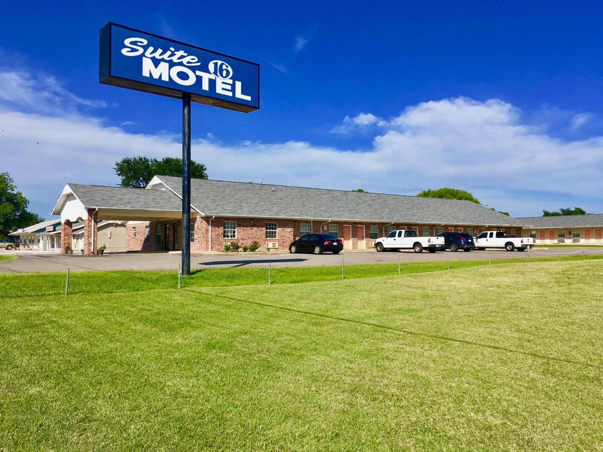 Suite 16 Motel photo 11