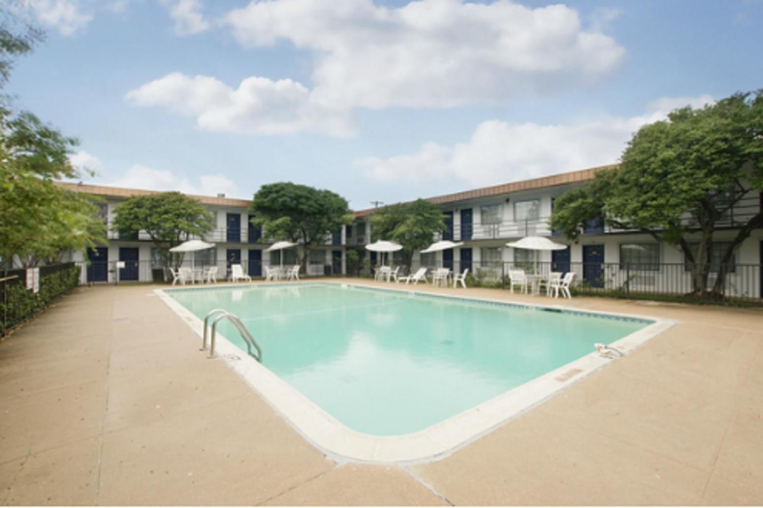 Americas Best Value Inn Fort Worth/Hurst photo 4