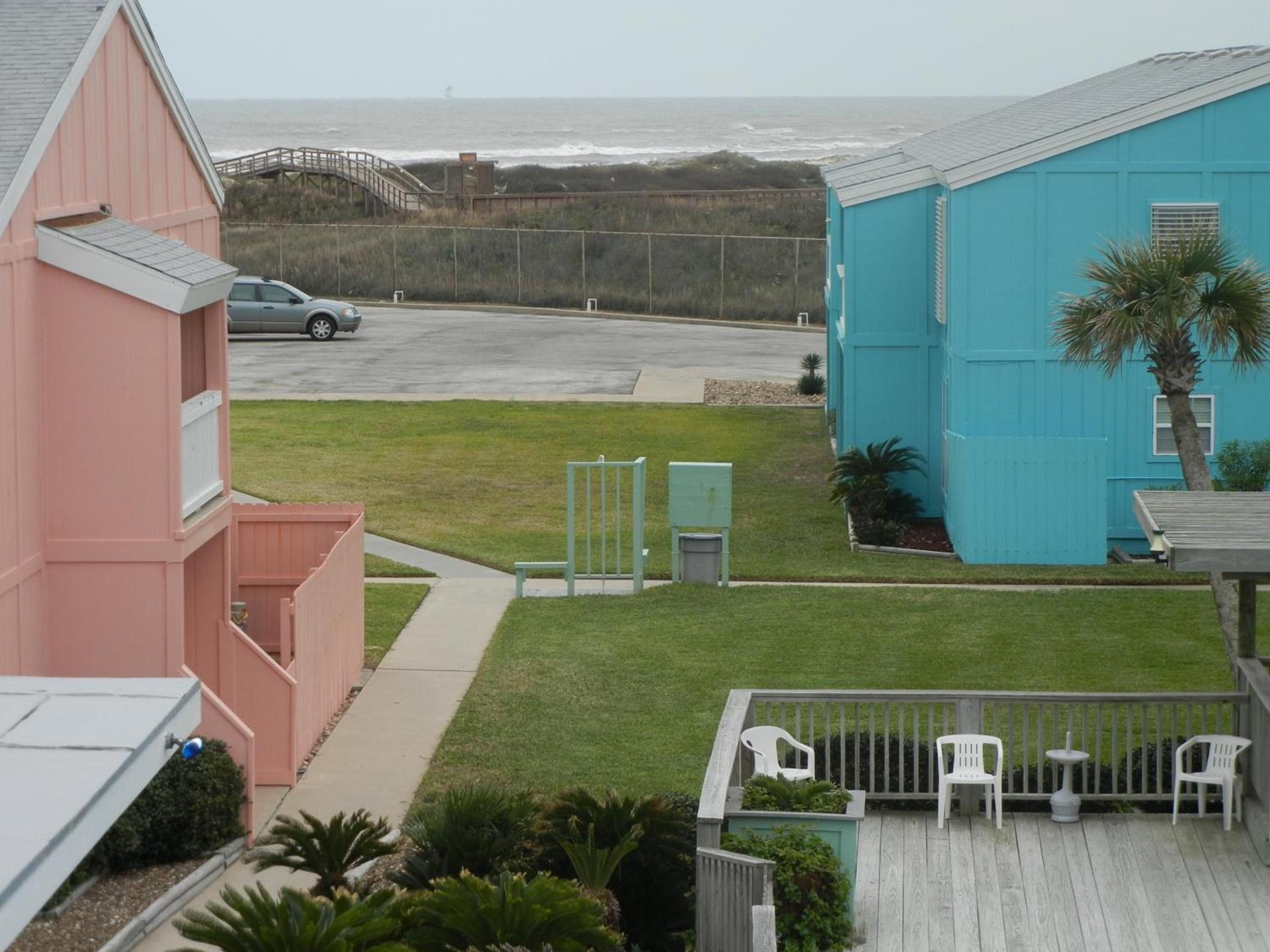 Executive Keys Condominiums on the Beach photo 10