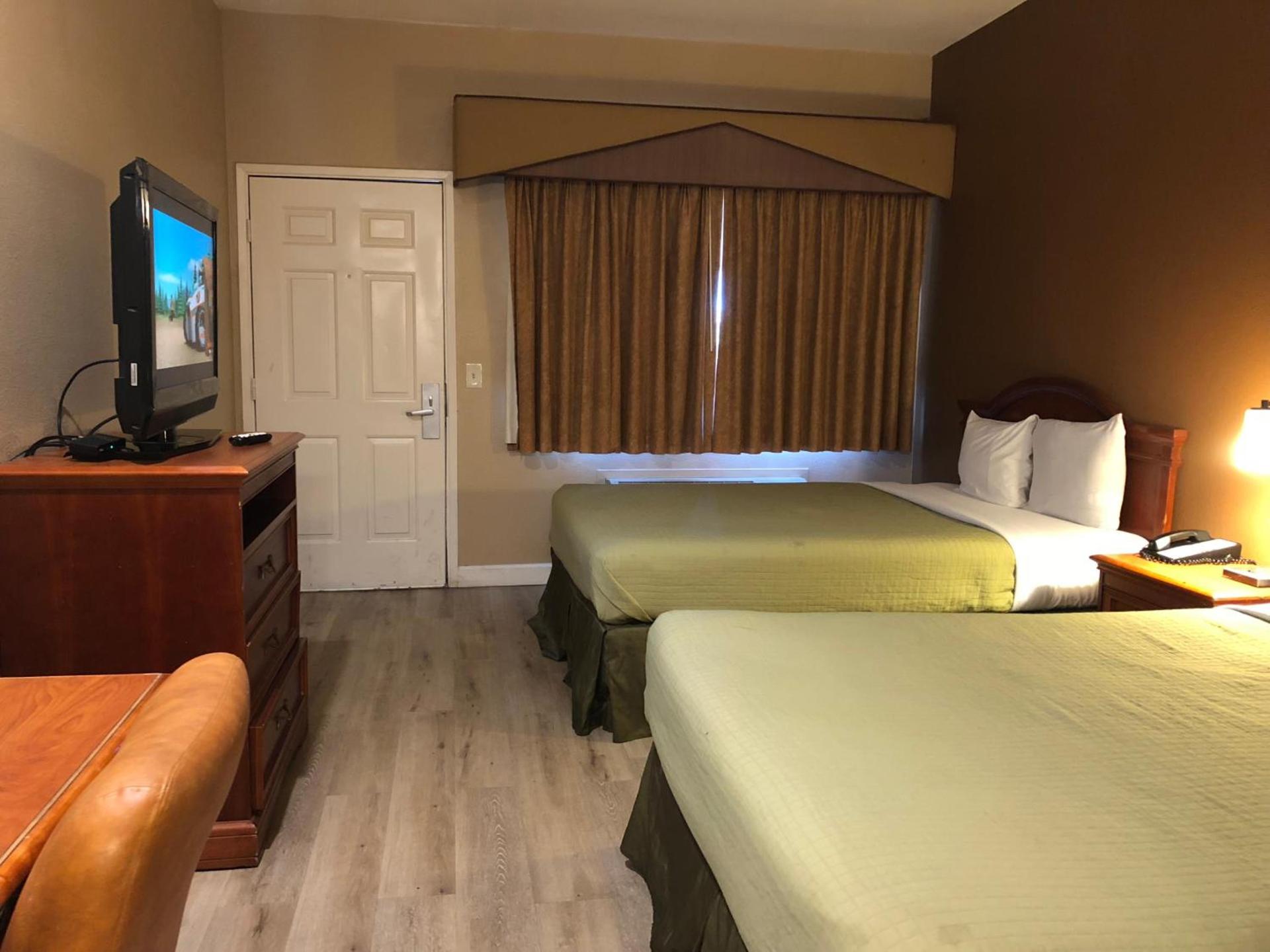 Valley Inn photo 6