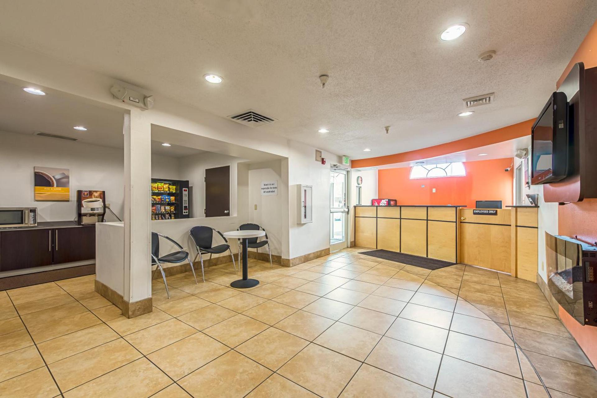 Motel 6 Indianapolis Carmel photo 3
