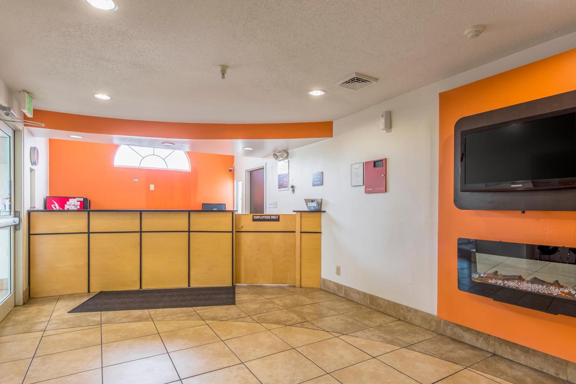 Motel 6 Indianapolis Carmel photo 8