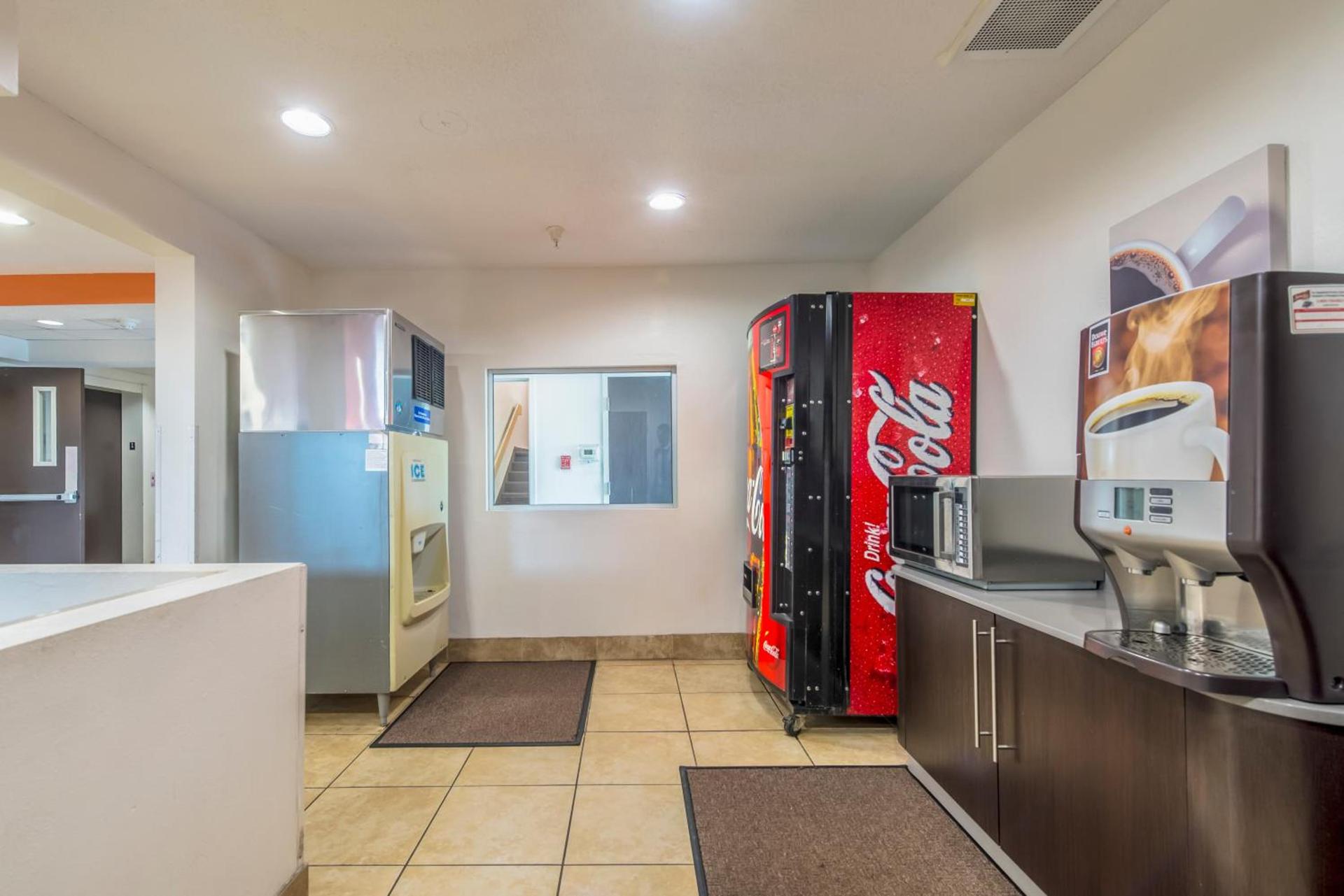 Motel 6 Indianapolis Carmel photo 12