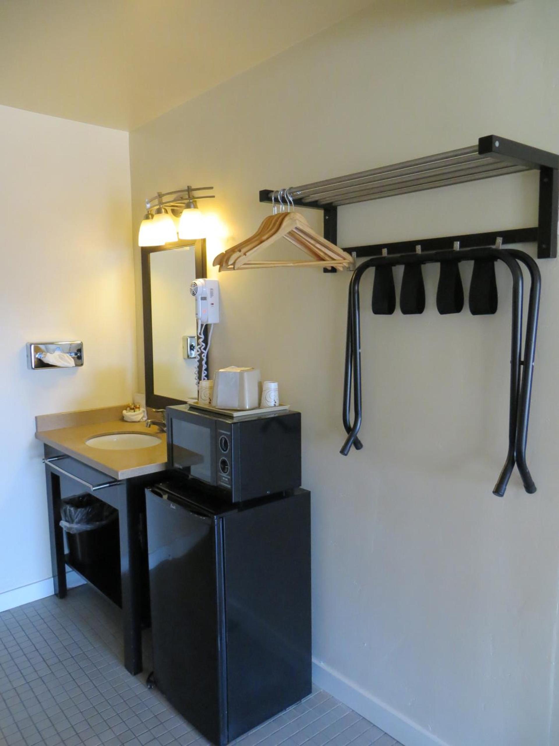 Bay Front Inn photo 20