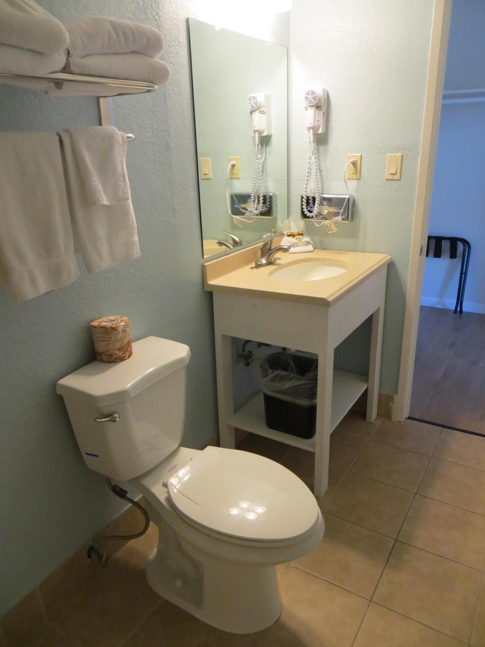 Bay Front Inn photo 25