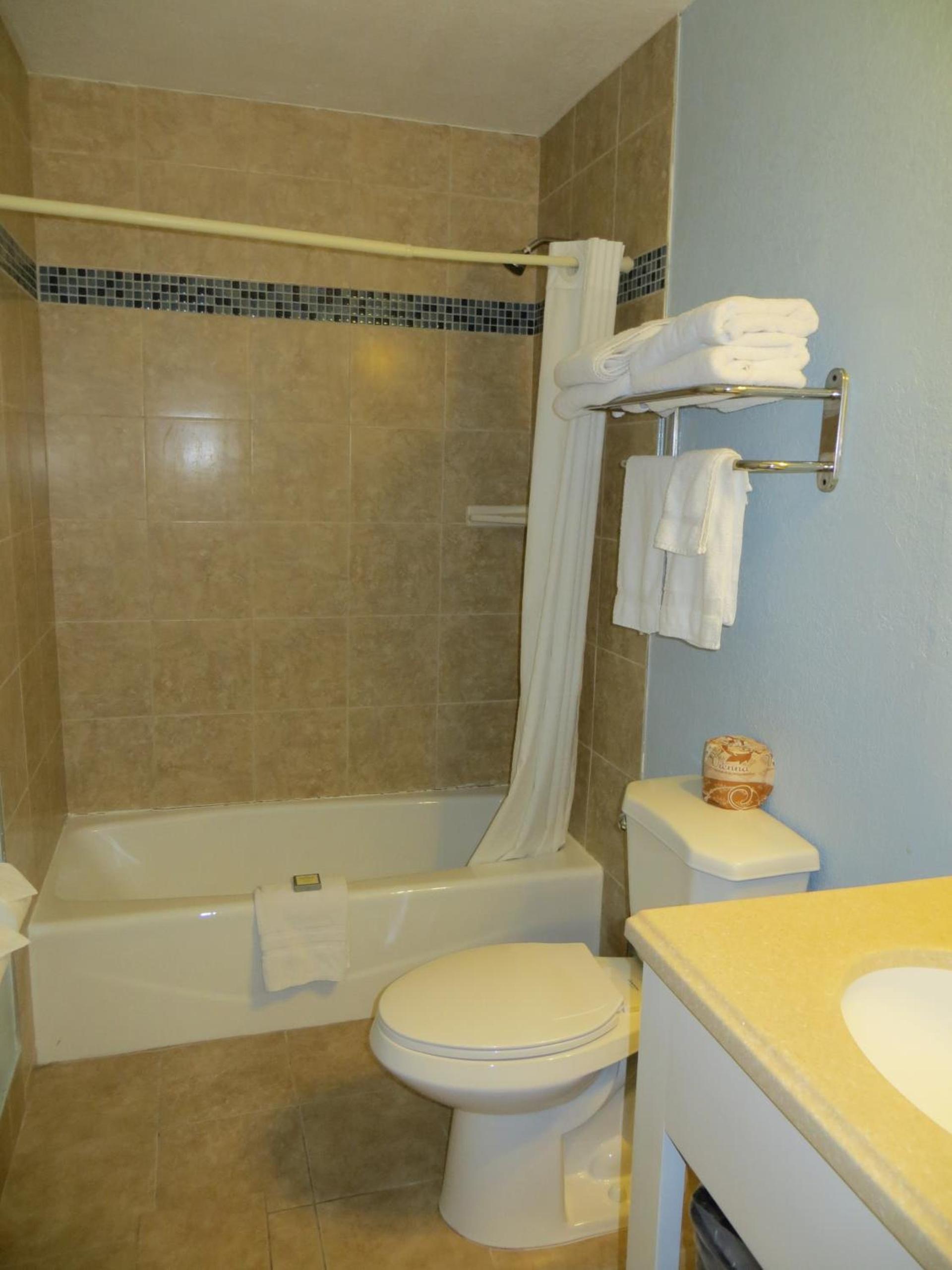 Bay Front Inn photo 21