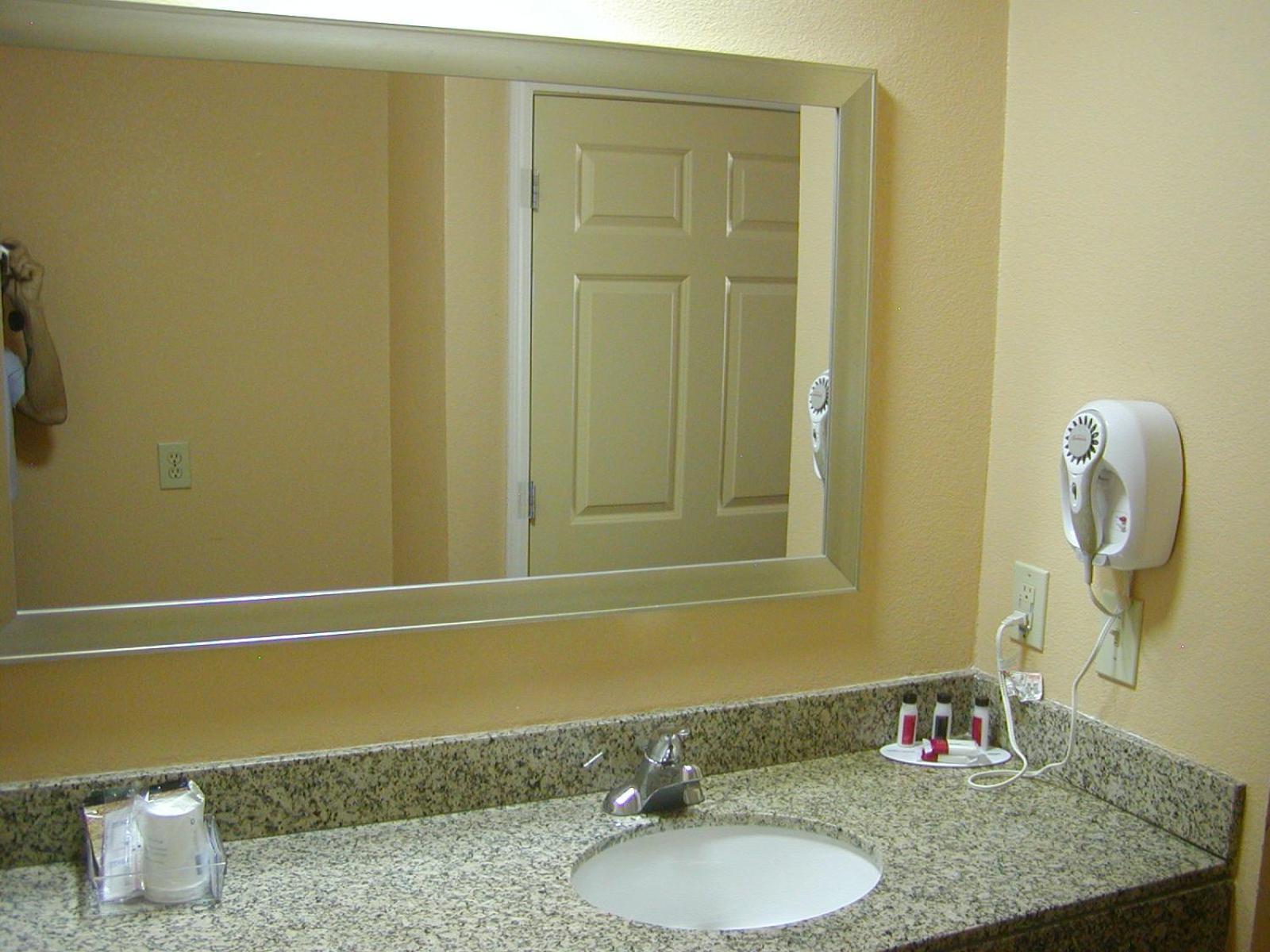 Days Inn by Wyndham Marietta White Water photo 24