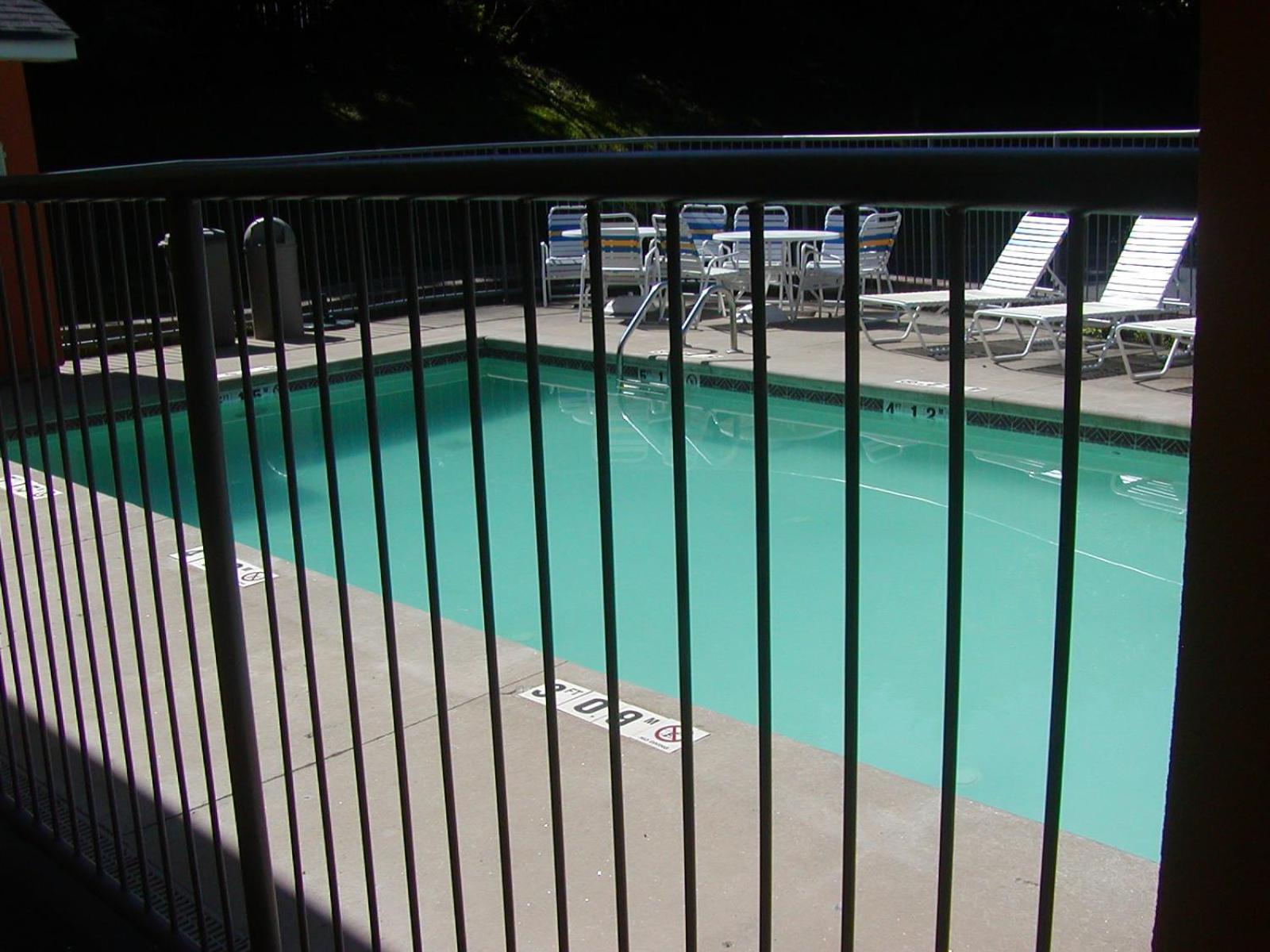 Days Inn by Wyndham Marietta White Water photo 27