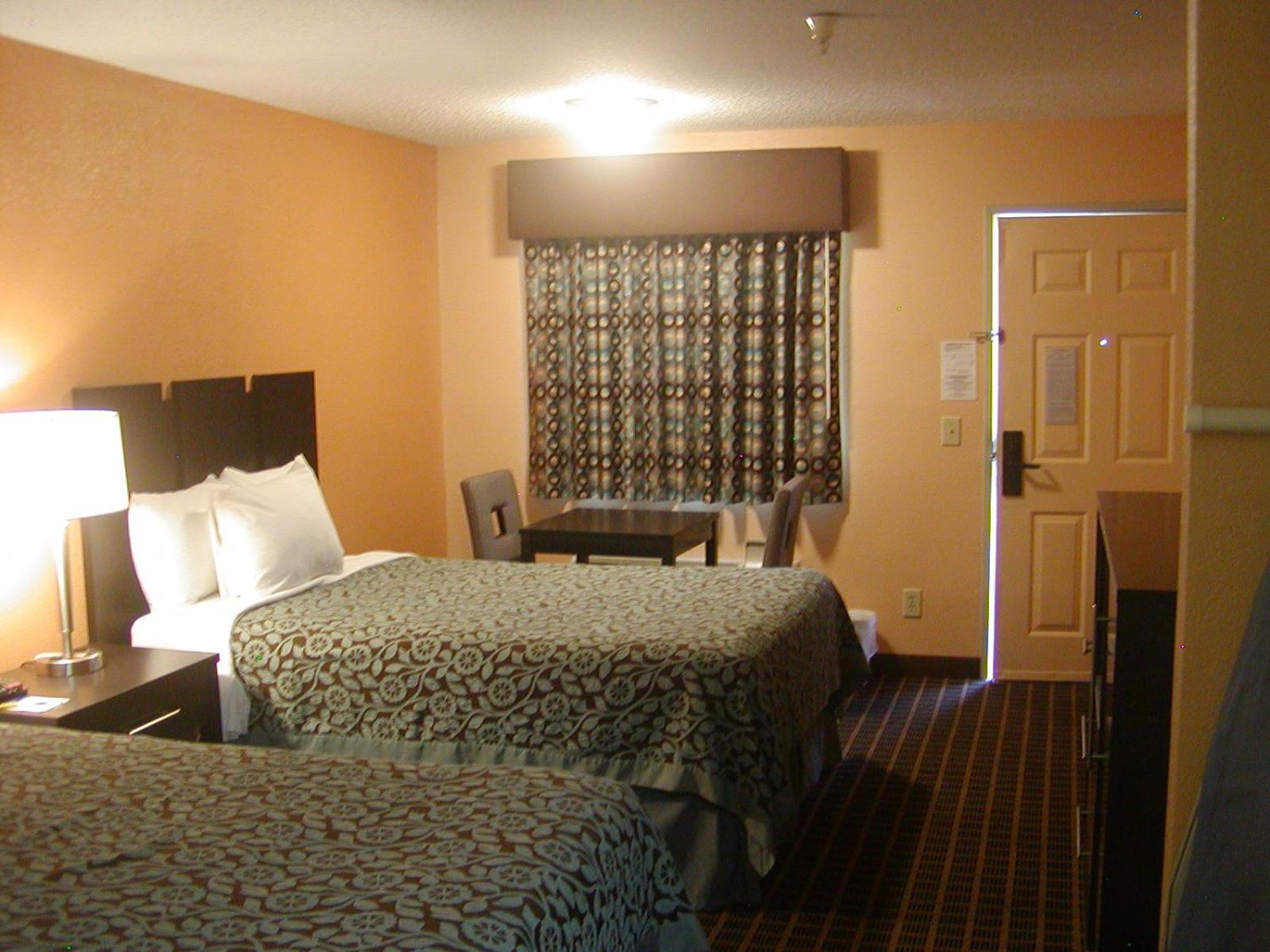 Days Inn by Wyndham Marietta White Water photo 16
