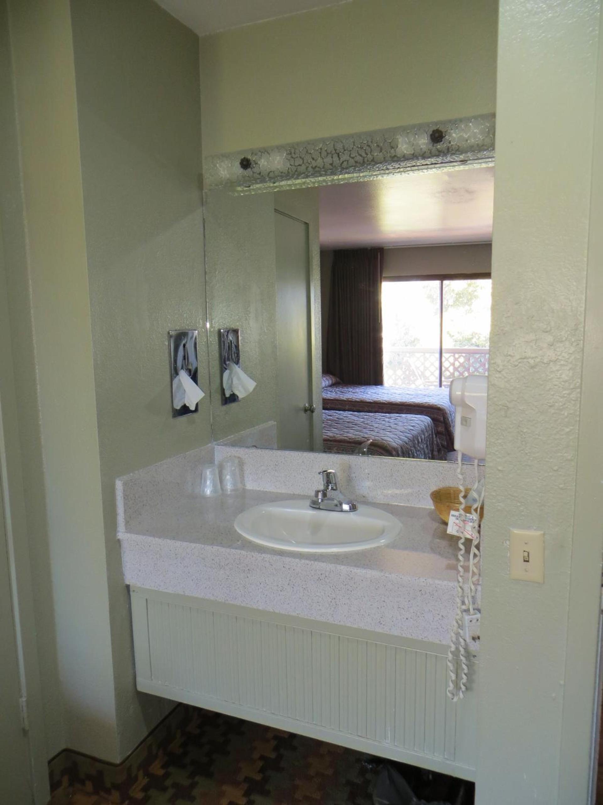 Ocean Gate Inn photo 33