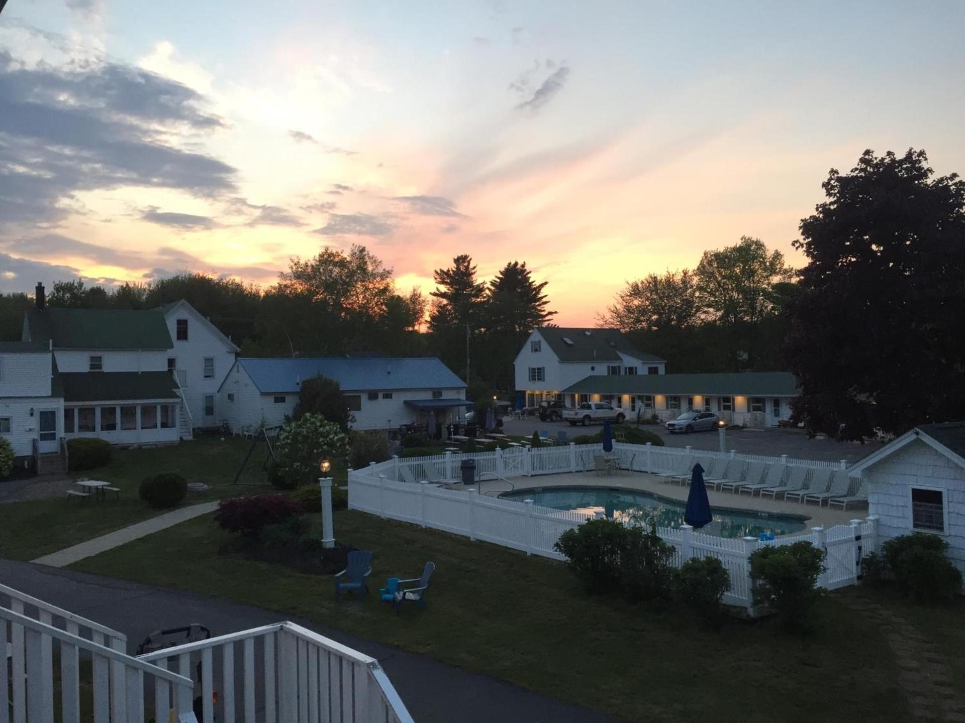 Ne'r Beach Motel photo 68