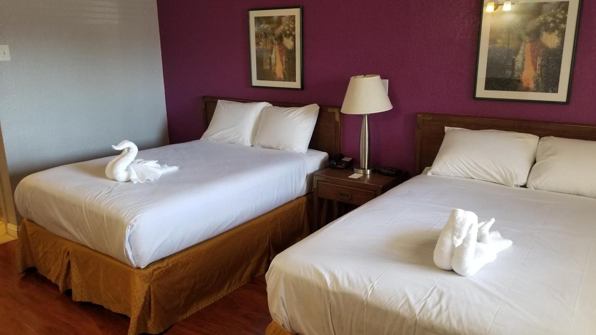 Santa Fe Inn - Pueblo photo 8