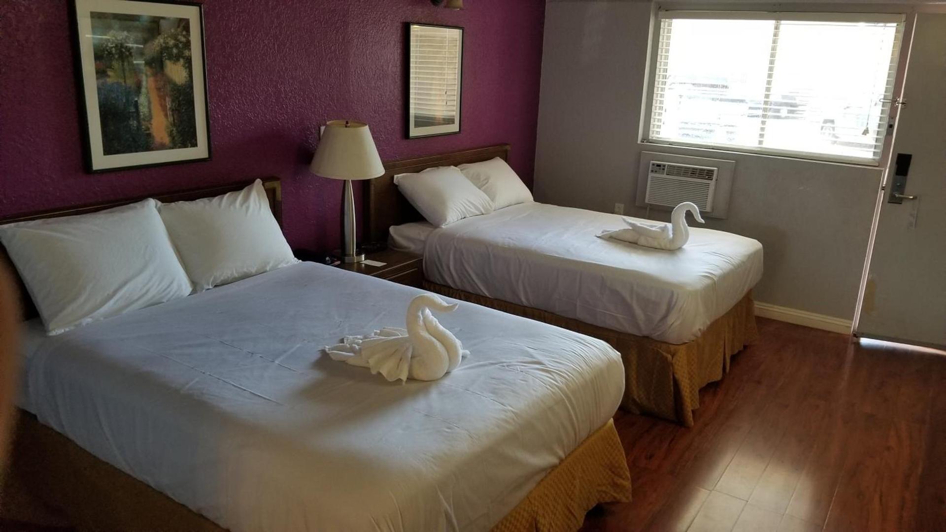 Santa Fe Inn - Pueblo photo 9