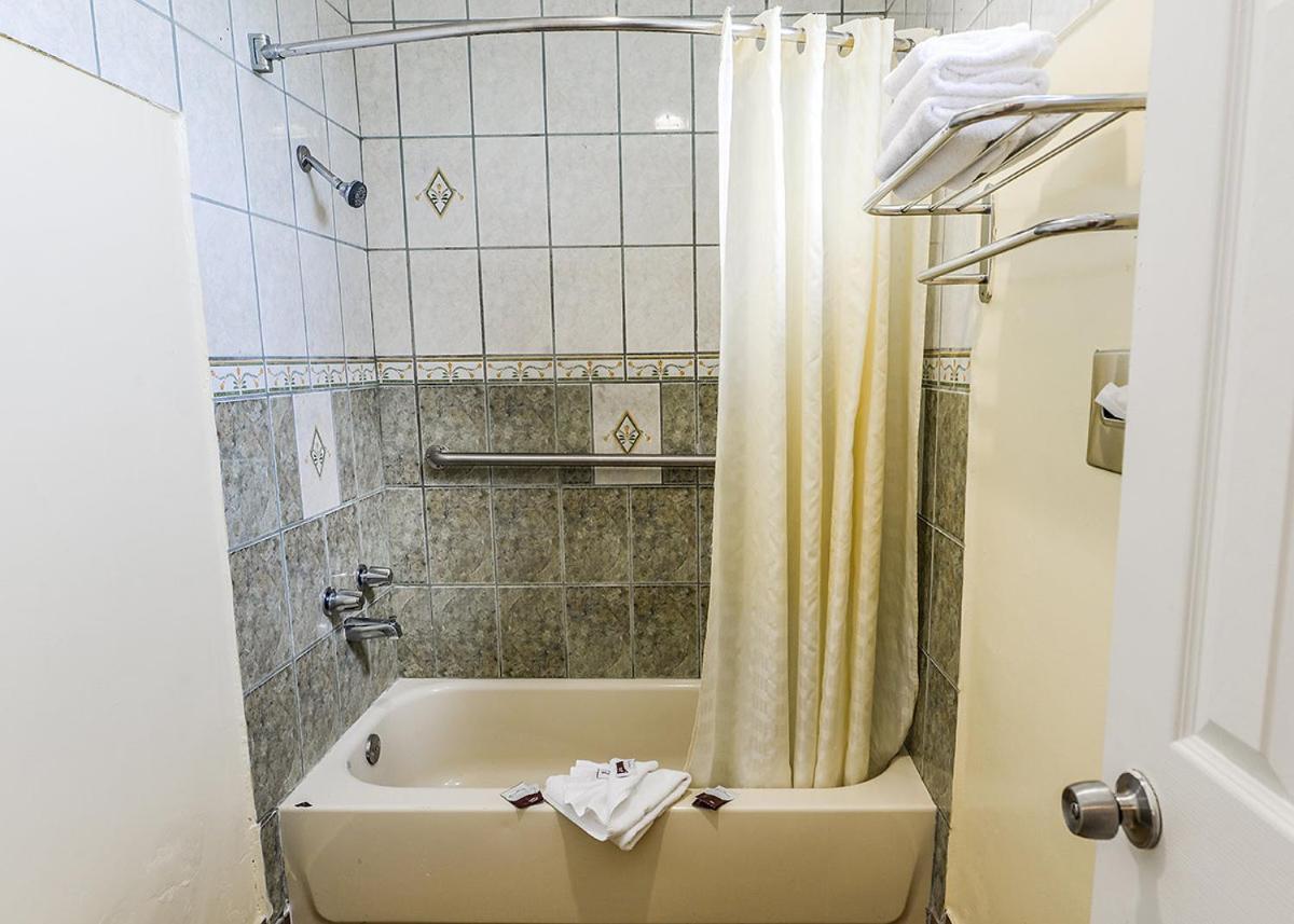 Aqua Venture Inn photo 13