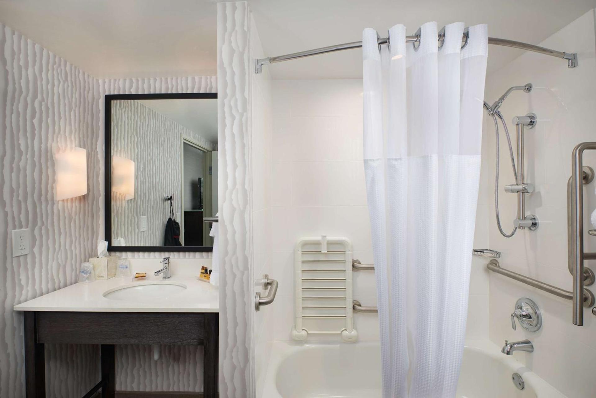 Best Western Plus Agate Beach Inn photo 30