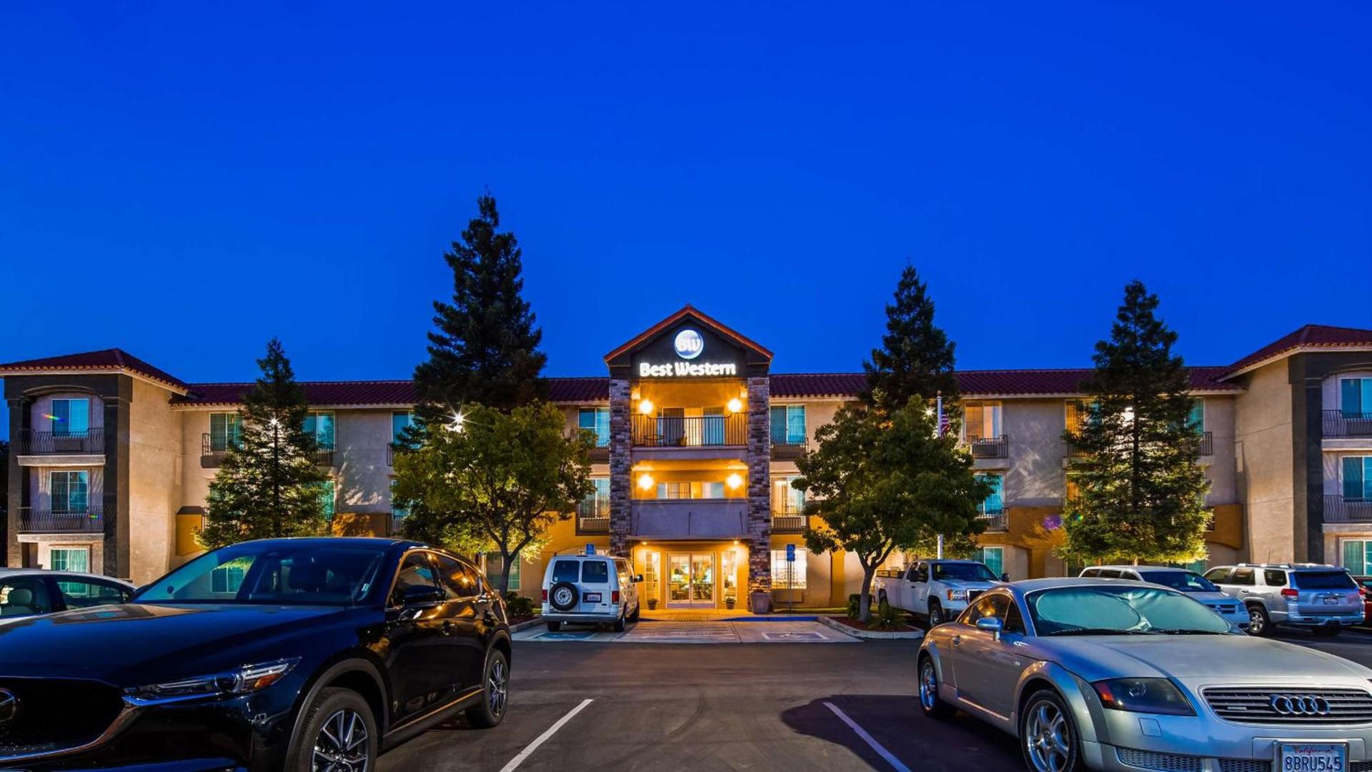 Best Western Visalia Hotel photo 46