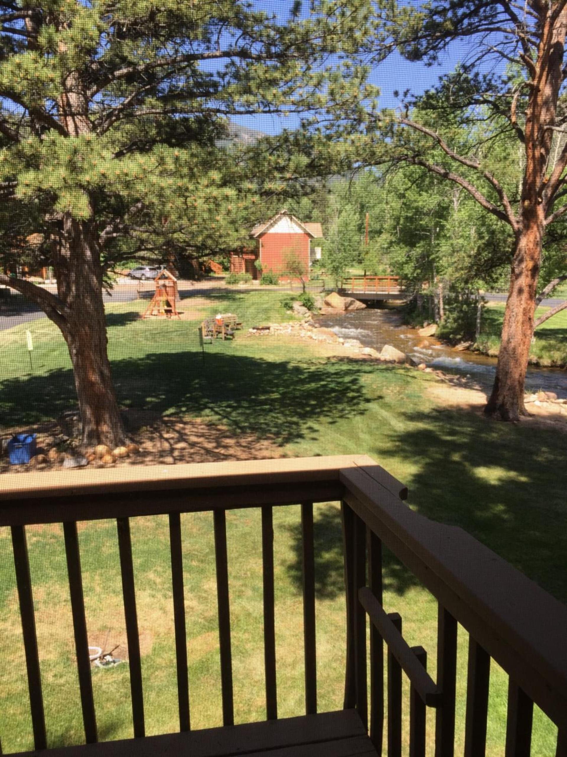 4 Seasons Inn on Fall River photo 93