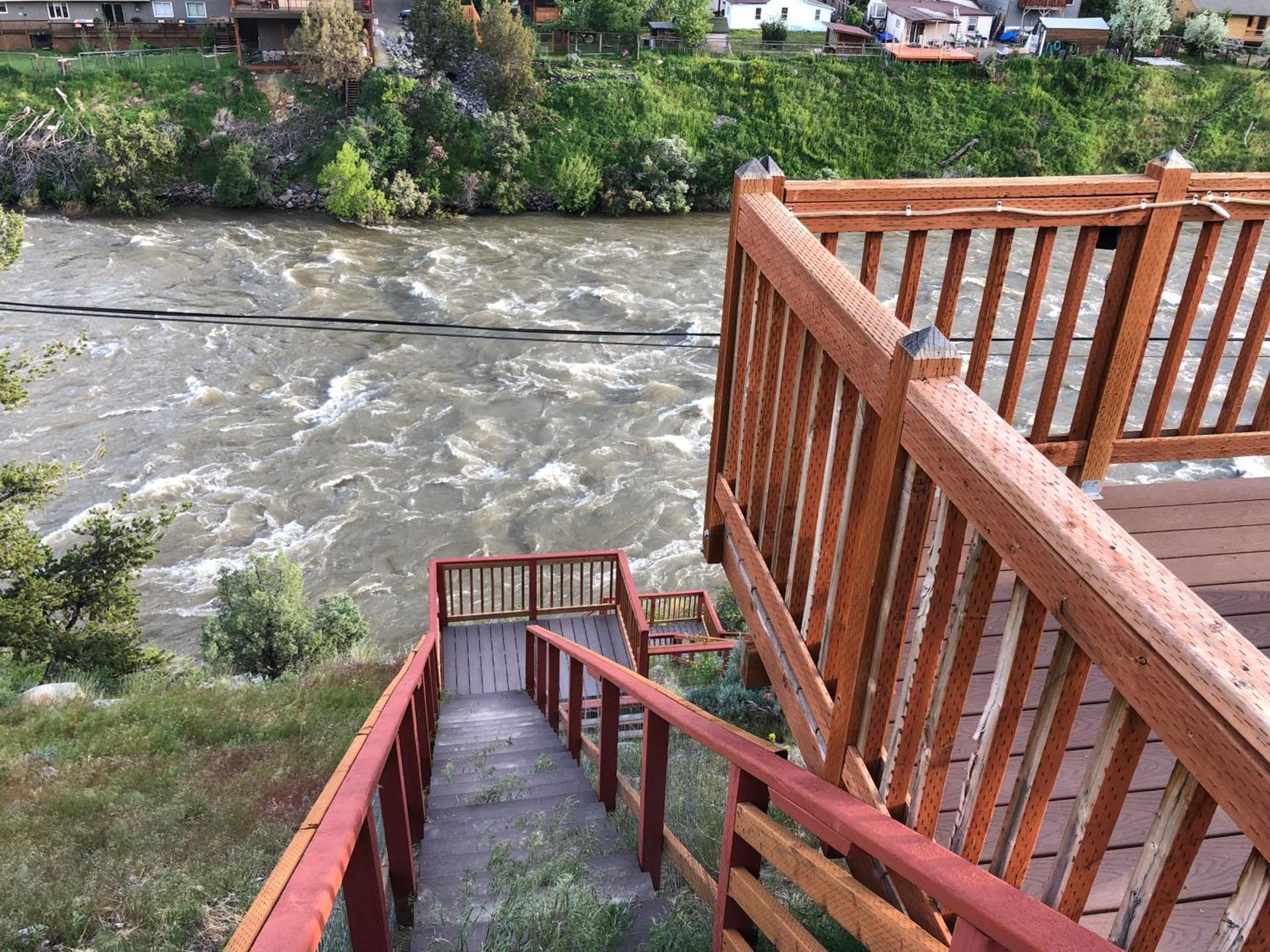 Yellowstone Riverside Cottages photo 22