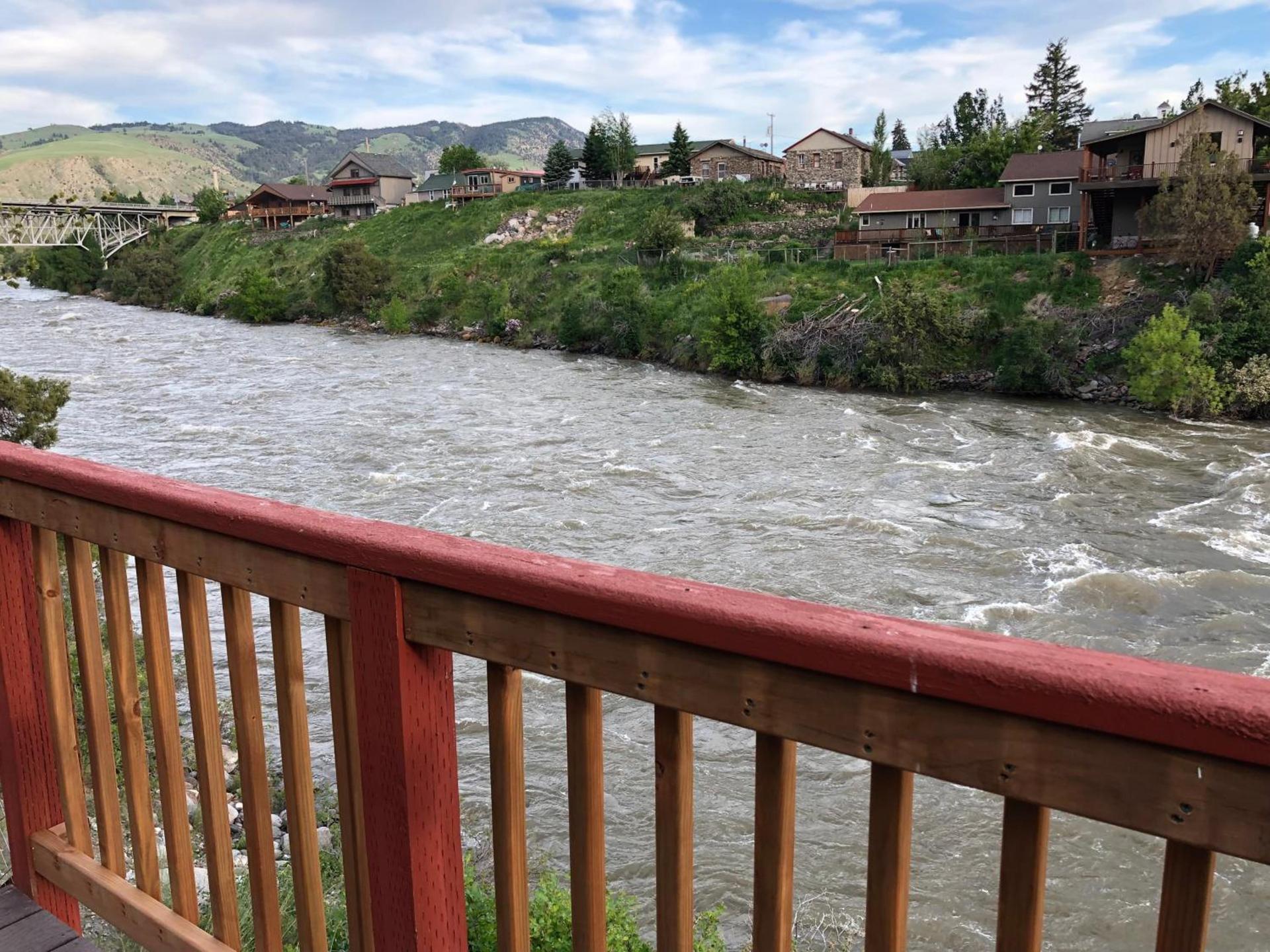 Yellowstone Riverside Cottages photo 24