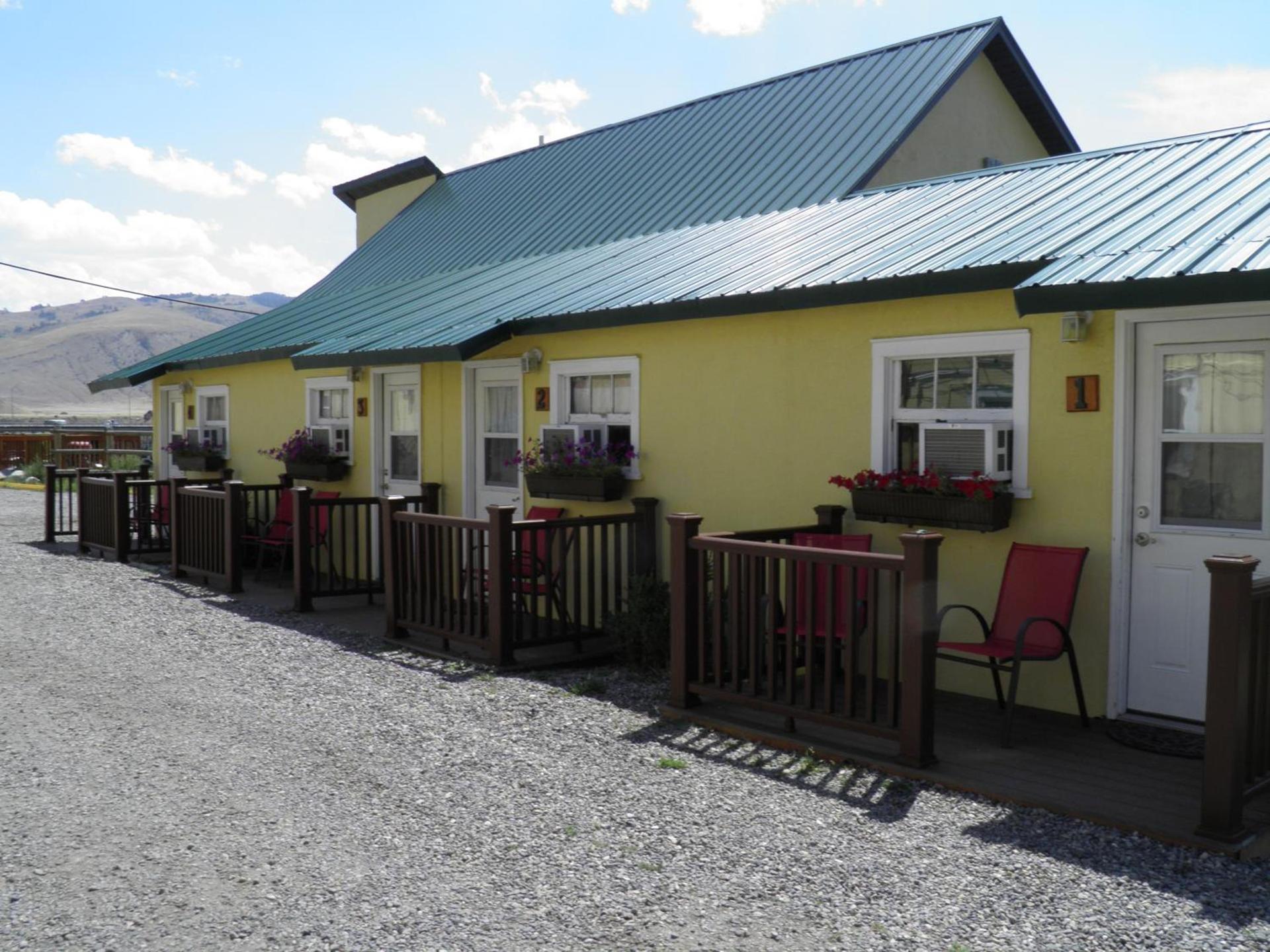 Yellowstone Riverside Cottages photo 16