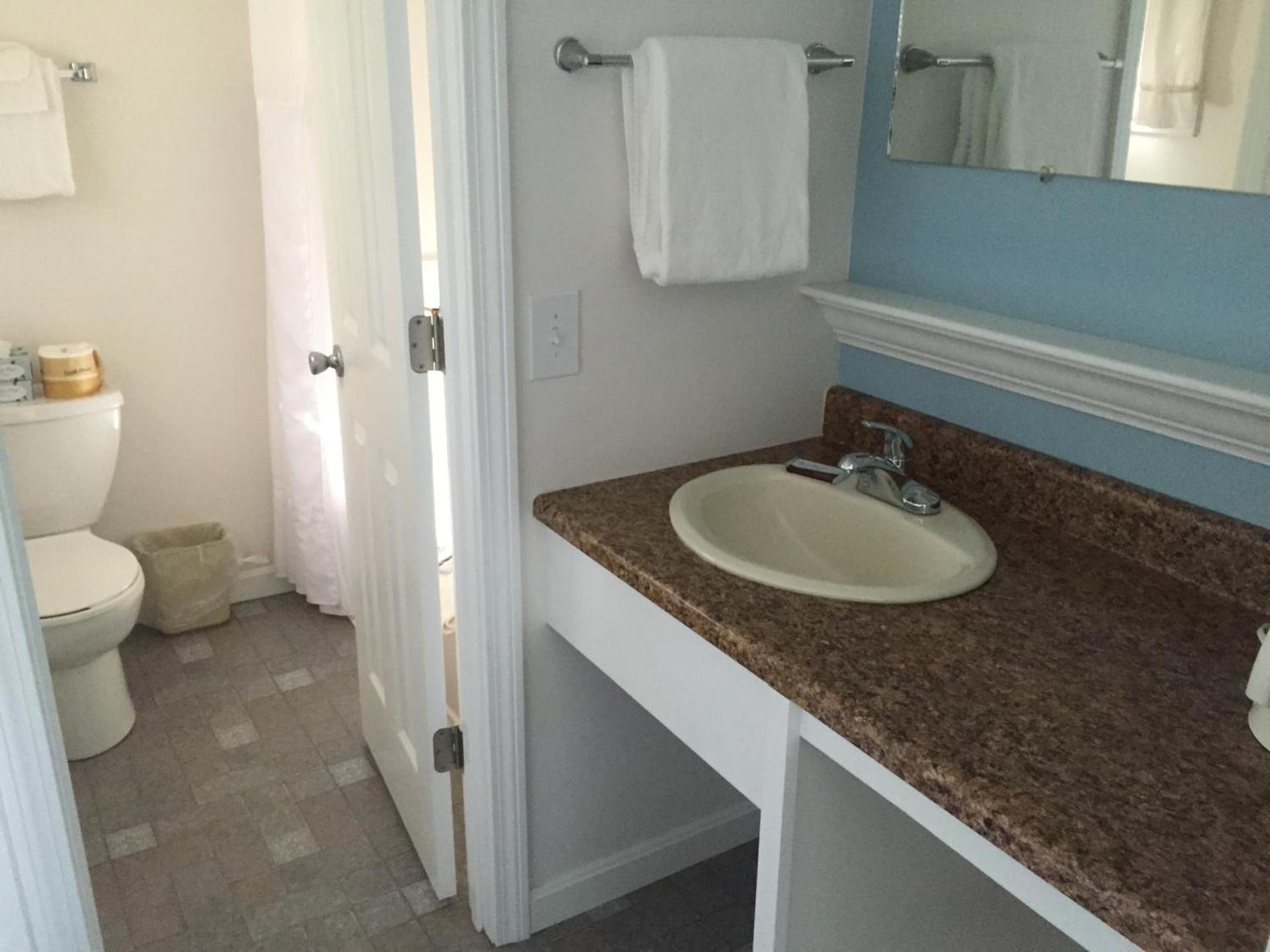 Ne'r Beach Motel photo 65