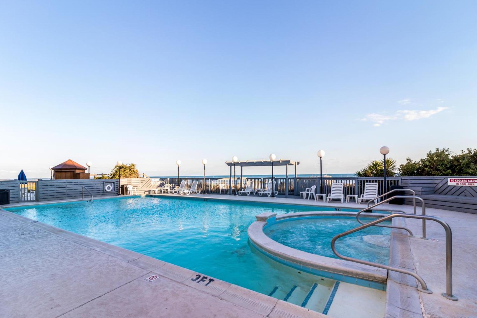 Crystal Coast Oceanfront Hotel photo 3