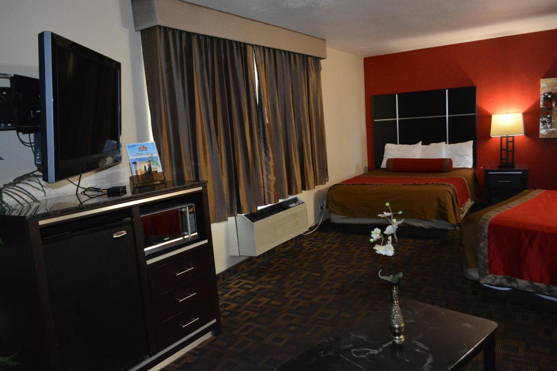 Harbor Inn & Suites Oceanside photo 11