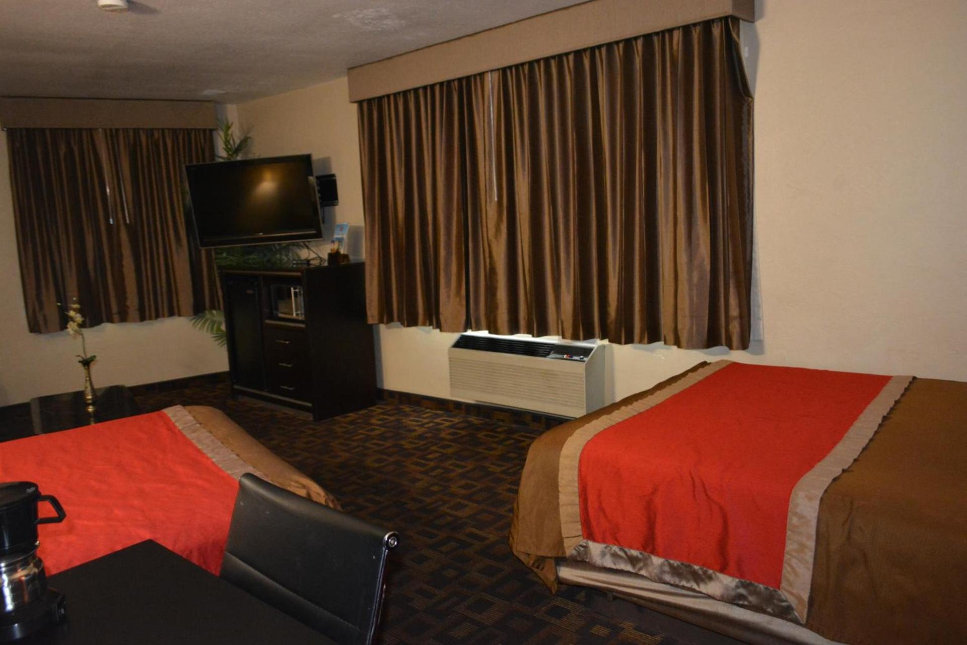 Harbor Inn & Suites Oceanside photo 12