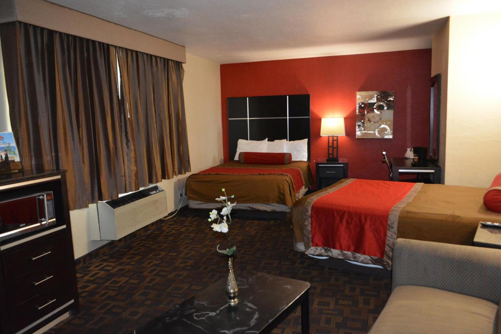Harbor Inn & Suites Oceanside photo 16