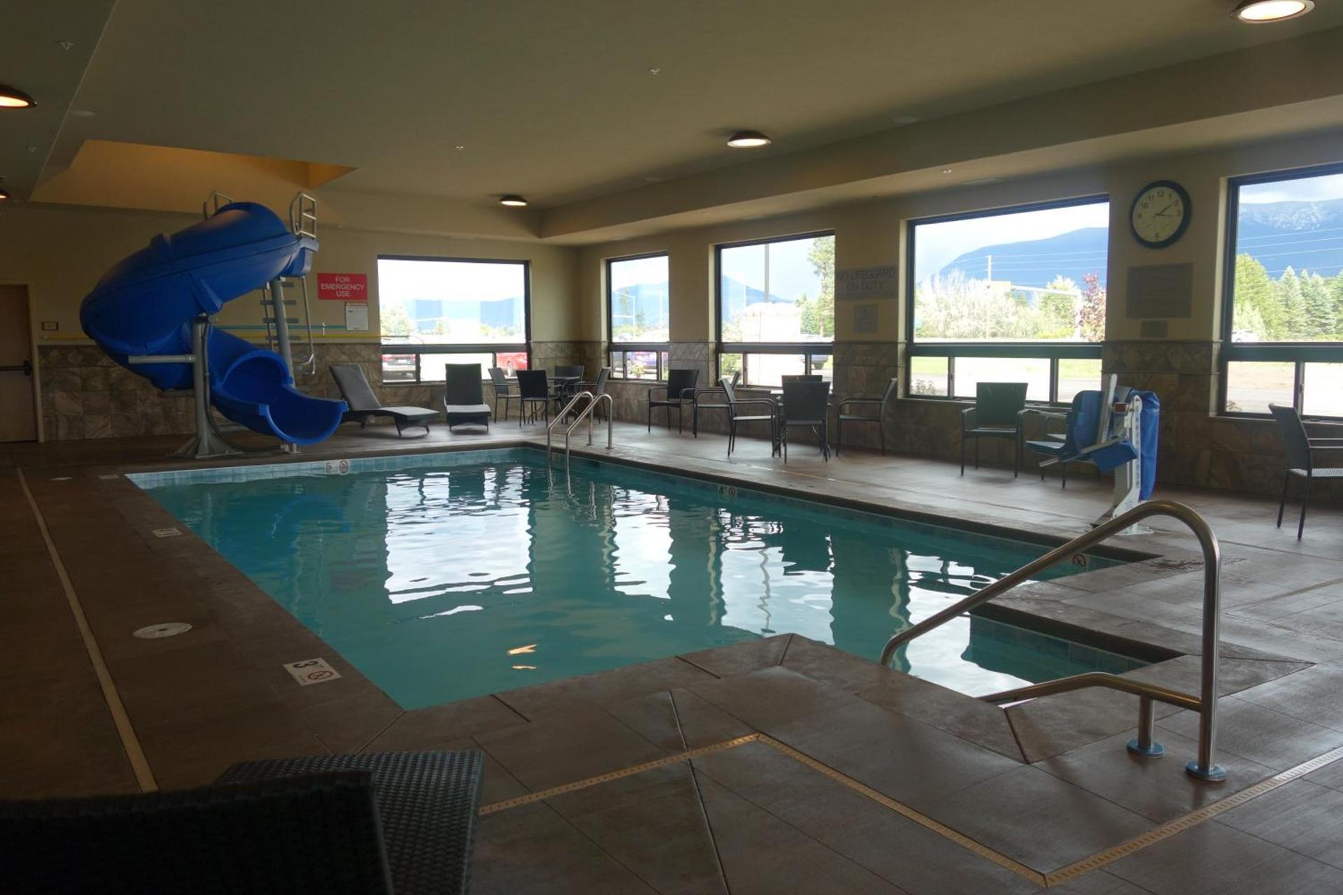 Glacier International Lodge photo 30