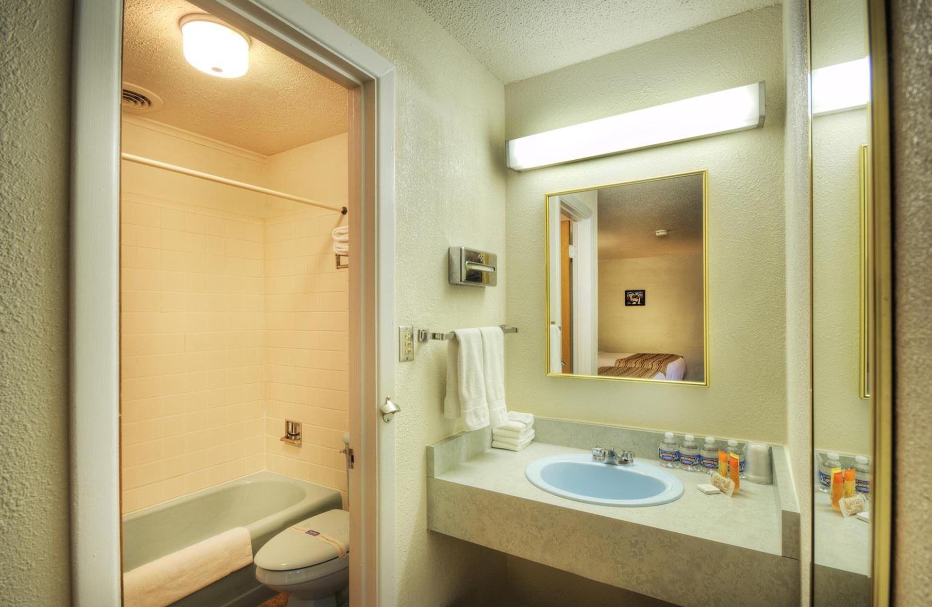 Roadrunner Lodge Motel photo 9