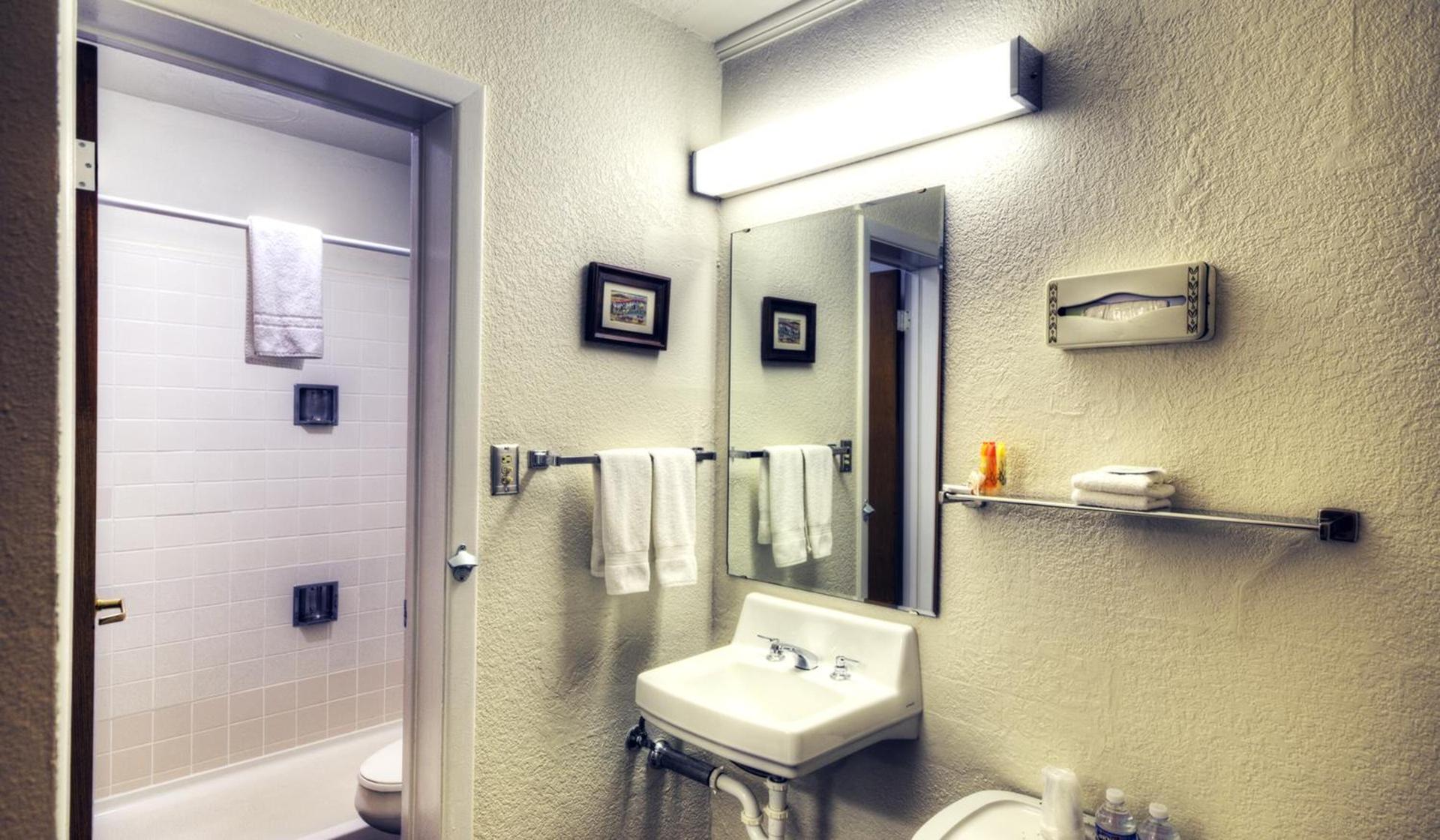 Roadrunner Lodge Motel photo 15