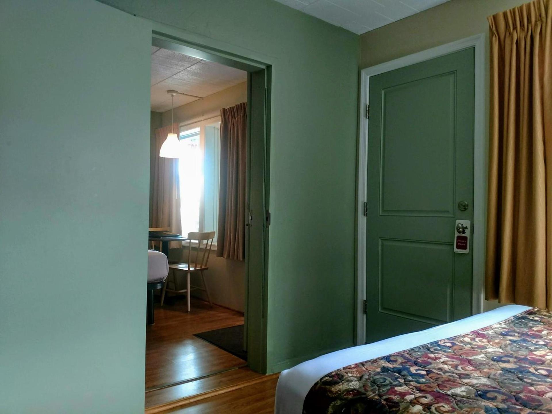 Marlane Motel photo 21