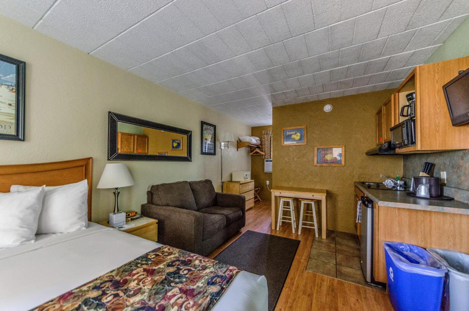 Marlane Motel photo 20