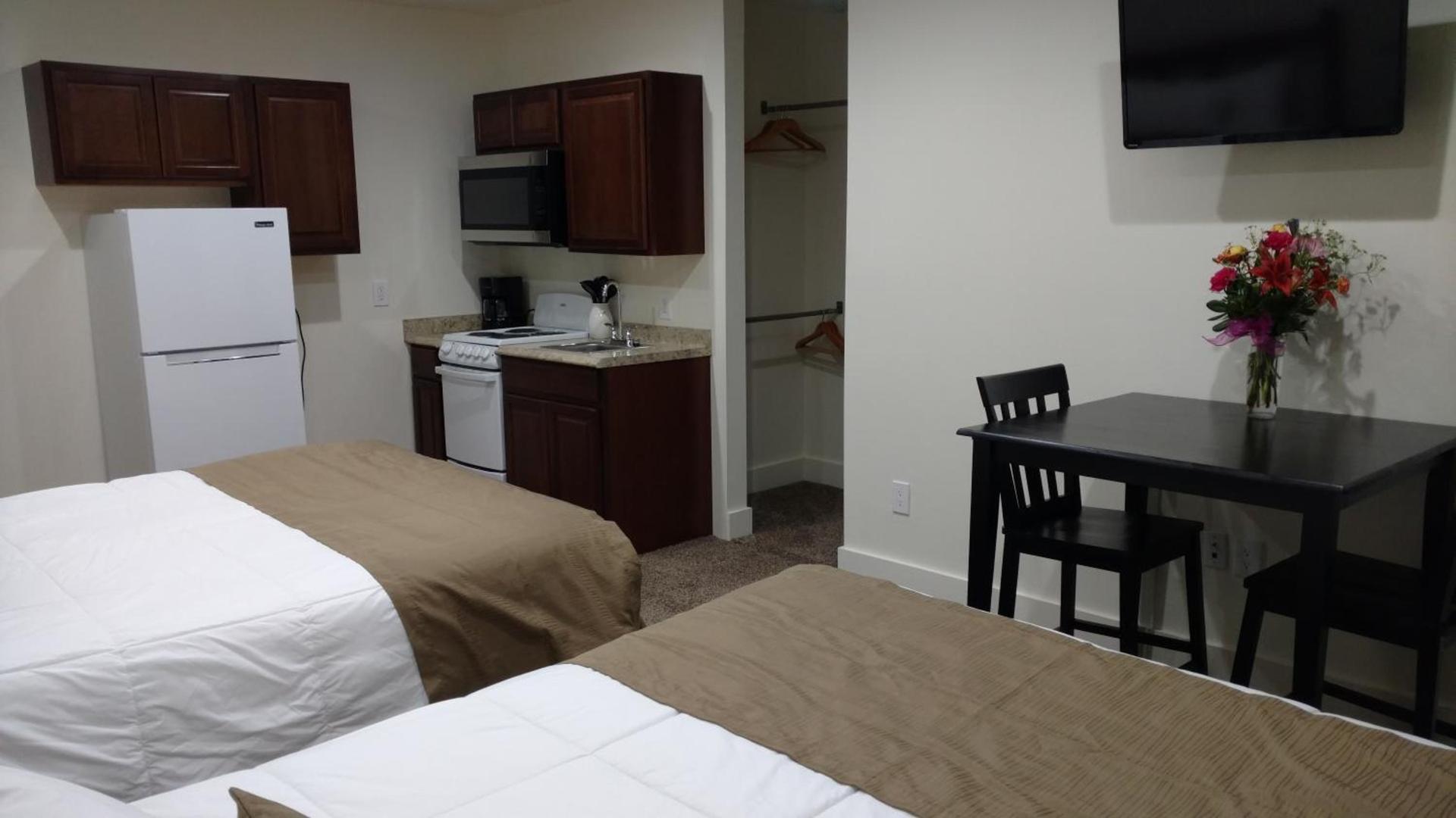 Cattlemen Motel photo 18